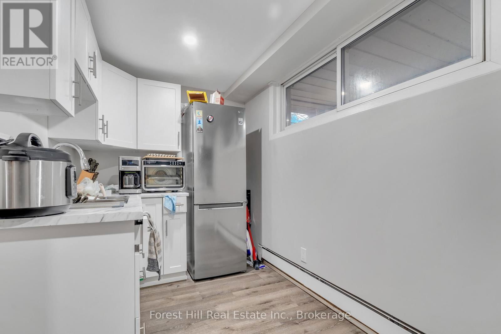 35 SHAFTSBURY DRIVE Image 23