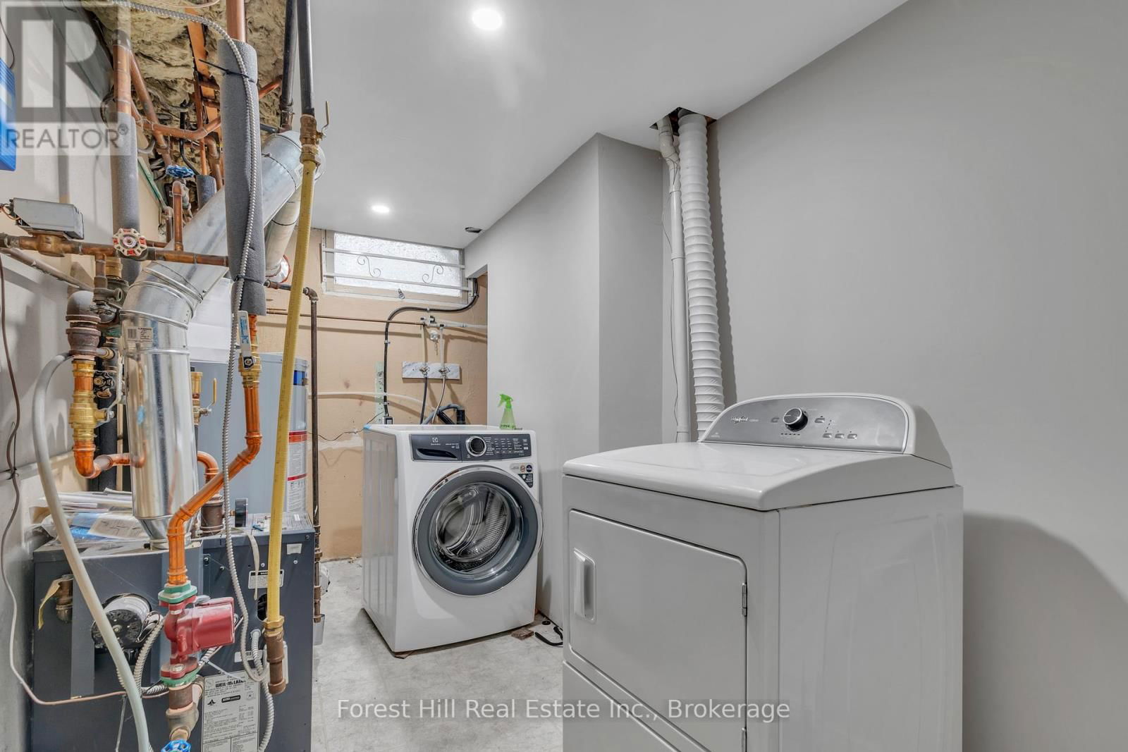 35 SHAFTSBURY DRIVE Image 27