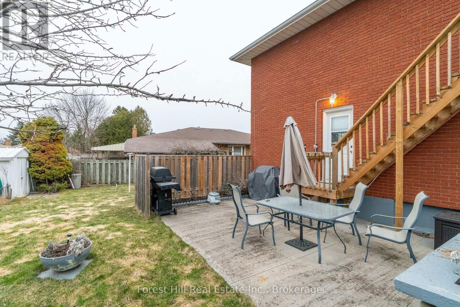 35 SHAFTSBURY DRIVE Image 28