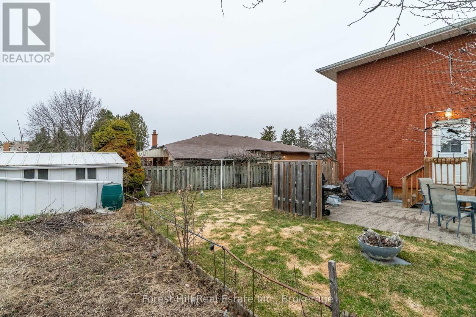 35 SHAFTSBURY DRIVE Image 29