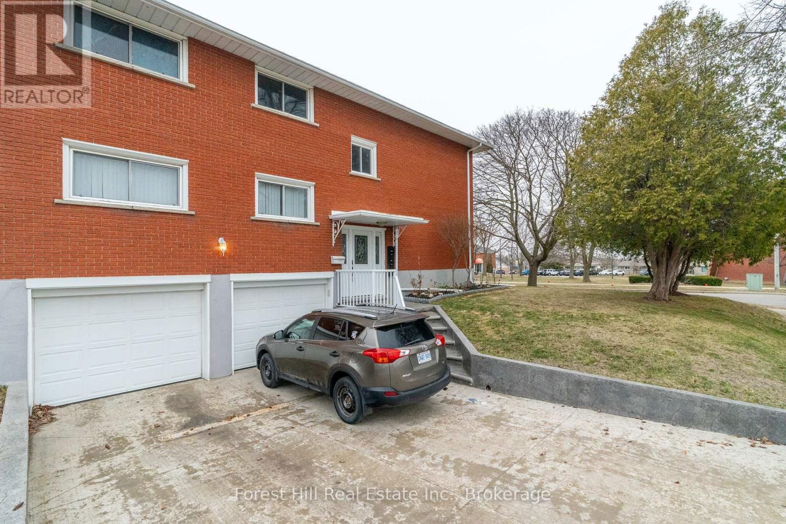 35 SHAFTSBURY DRIVE Image 3