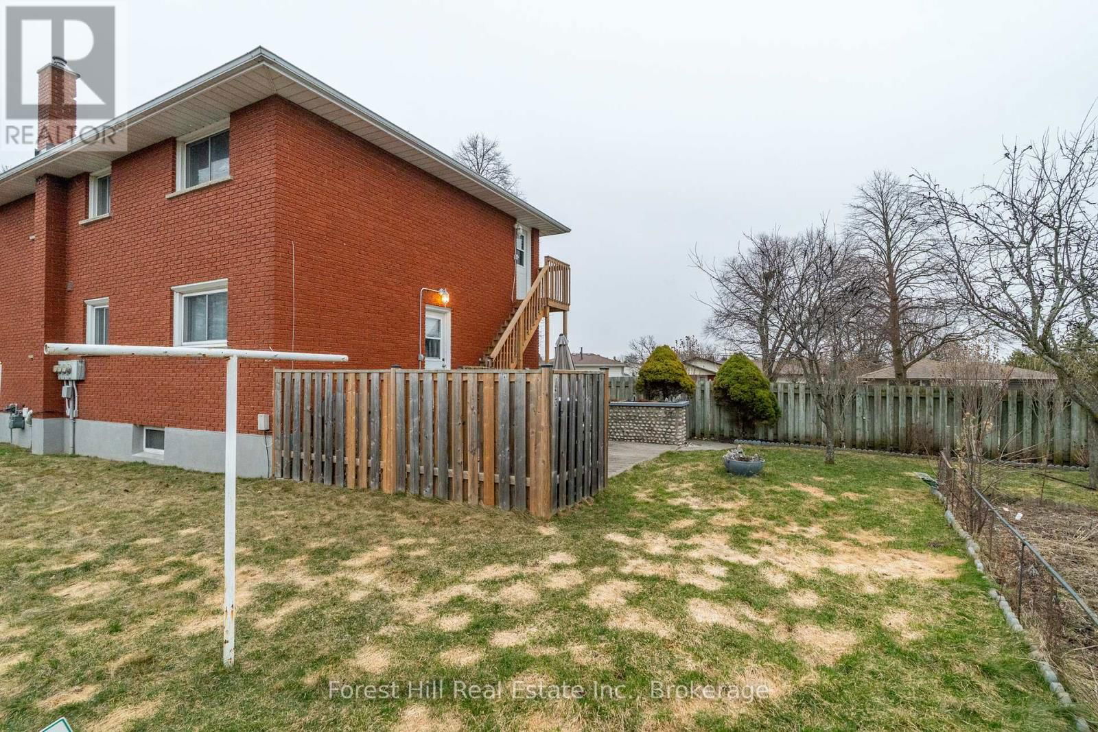 35 SHAFTSBURY DRIVE Image 31