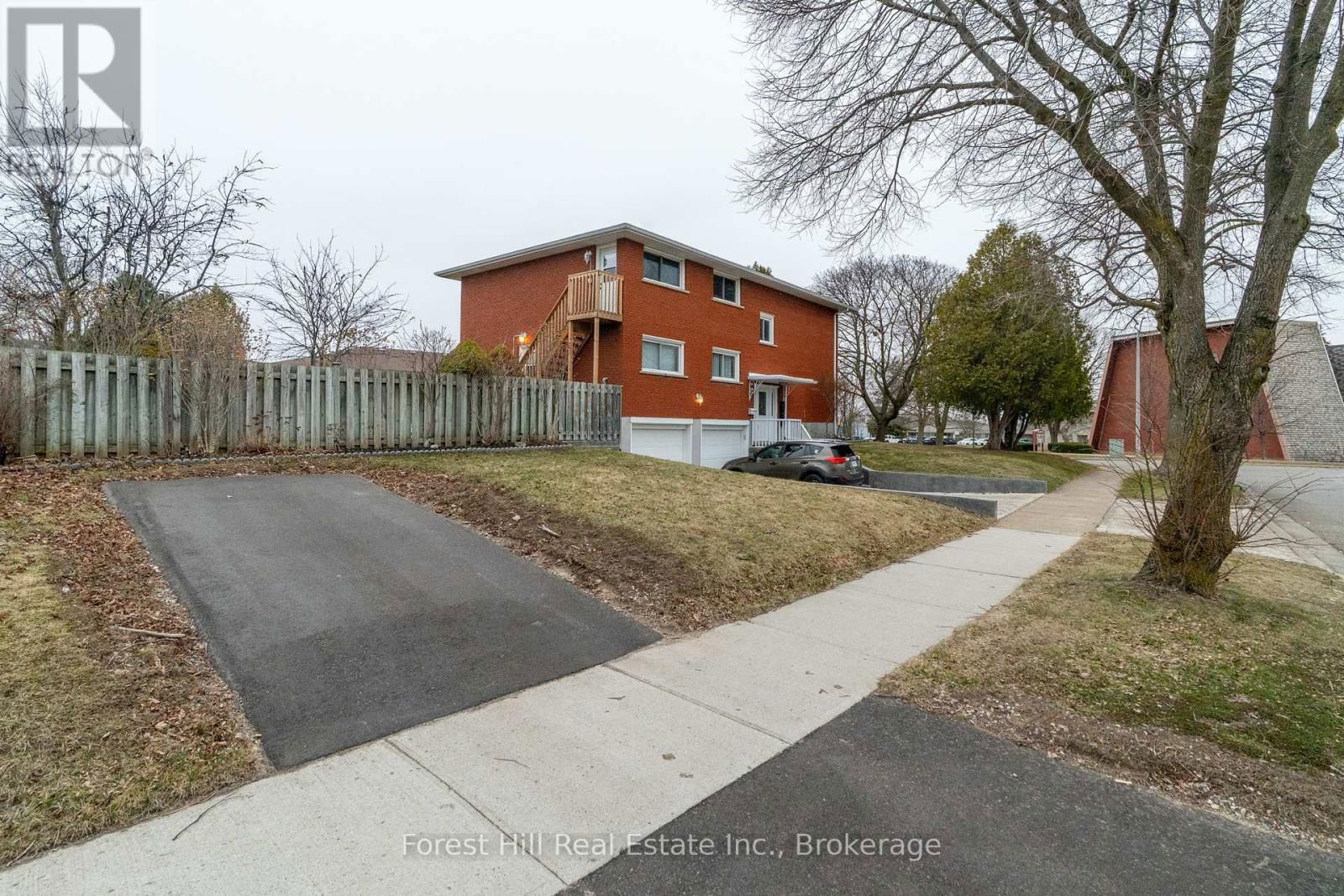 35 SHAFTSBURY DRIVE Image 34