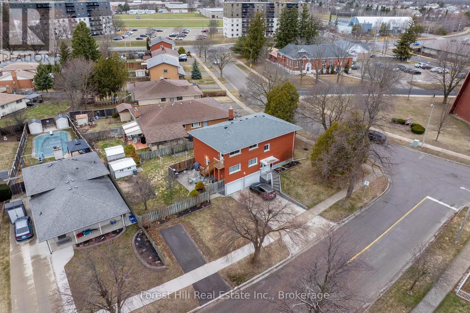 35 SHAFTSBURY DRIVE Image 36