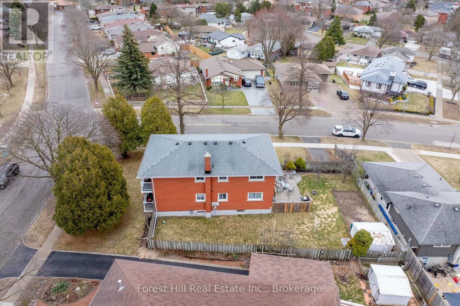 35 SHAFTSBURY DRIVE Image 38