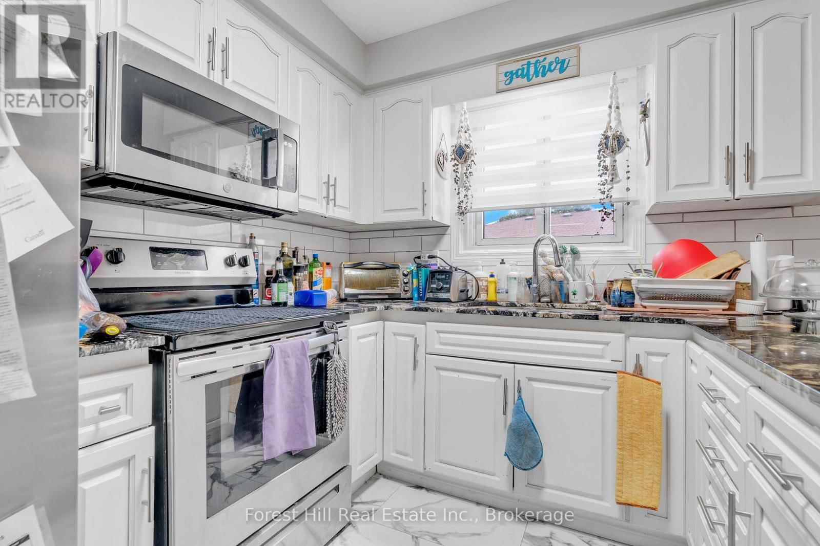 35 SHAFTSBURY DRIVE Image 8