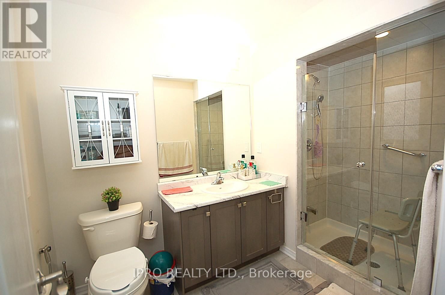 174 MACLACHLAN AVENUE Image 19
