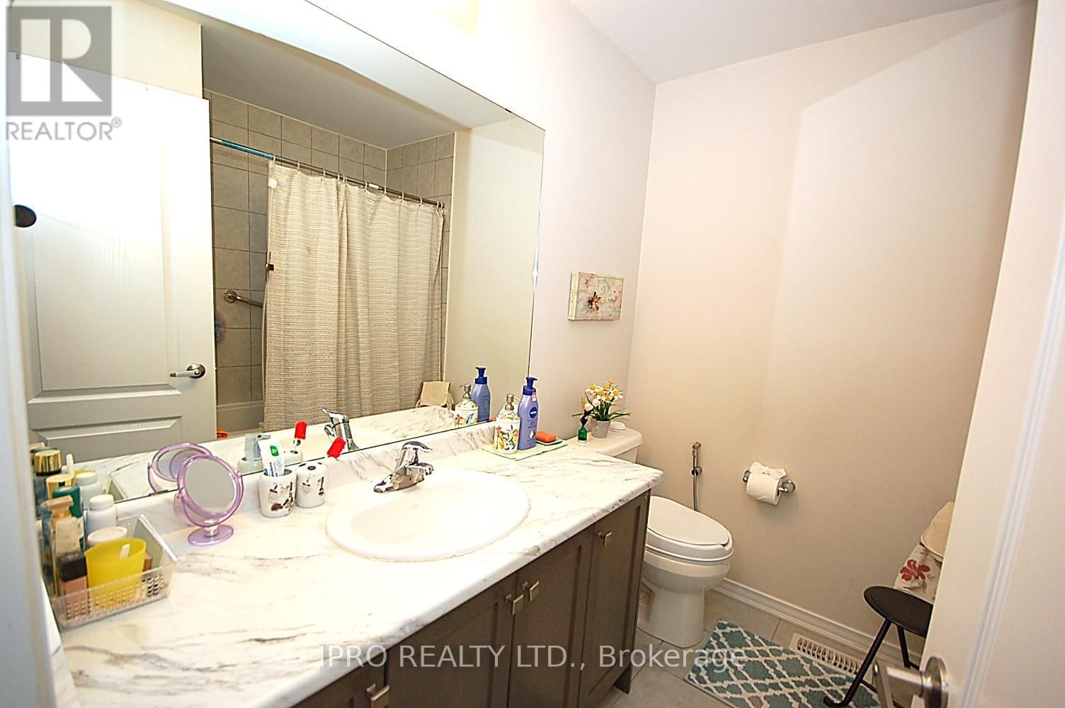 174 MACLACHLAN AVENUE Image 20