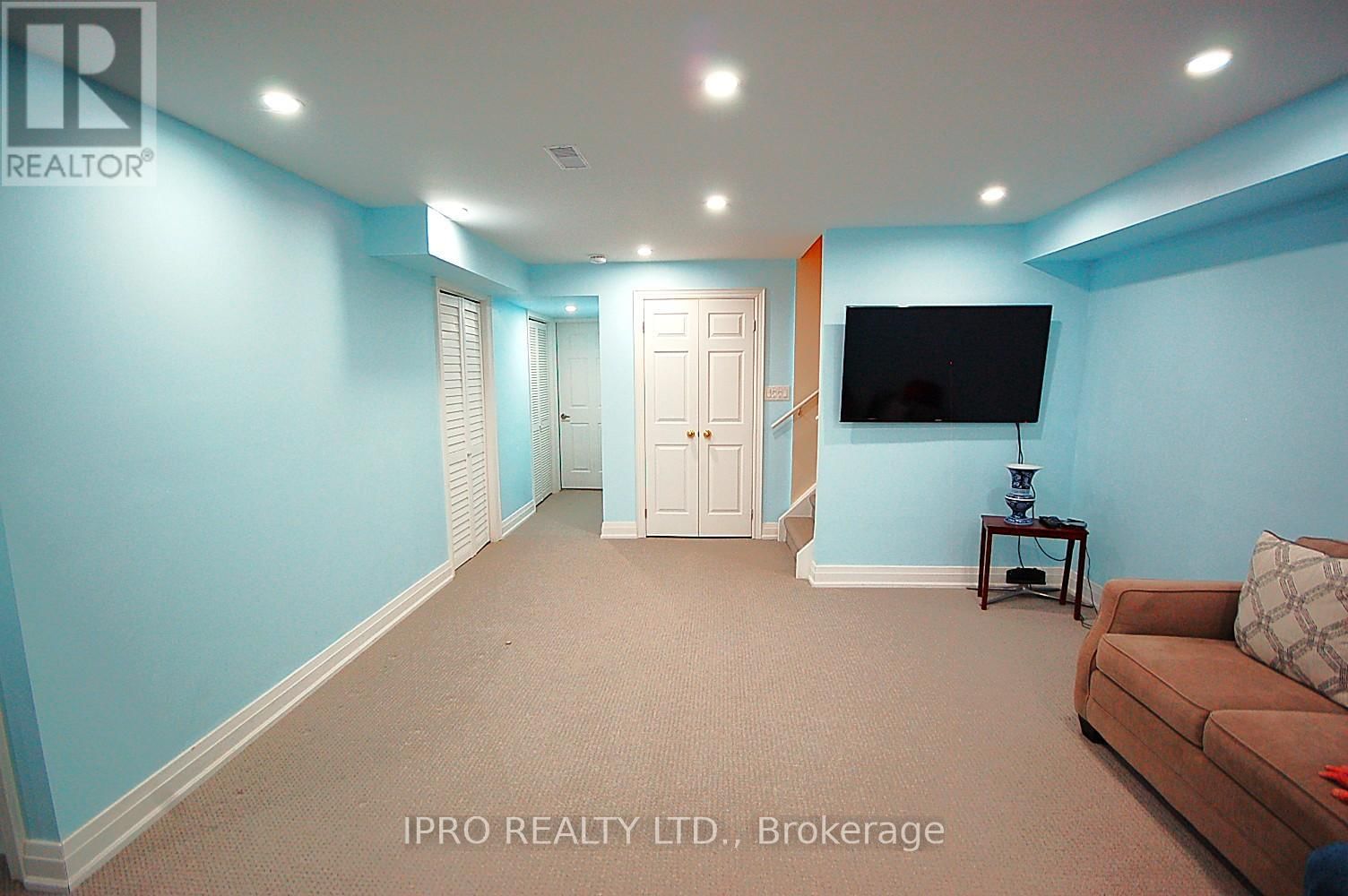 174 MACLACHLAN AVENUE Image 23