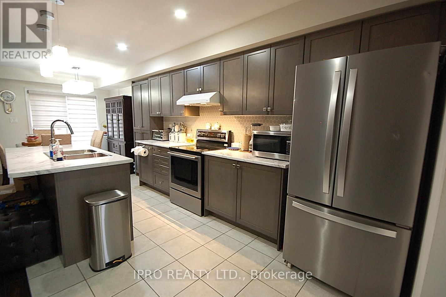 174 MACLACHLAN AVENUE Image 7