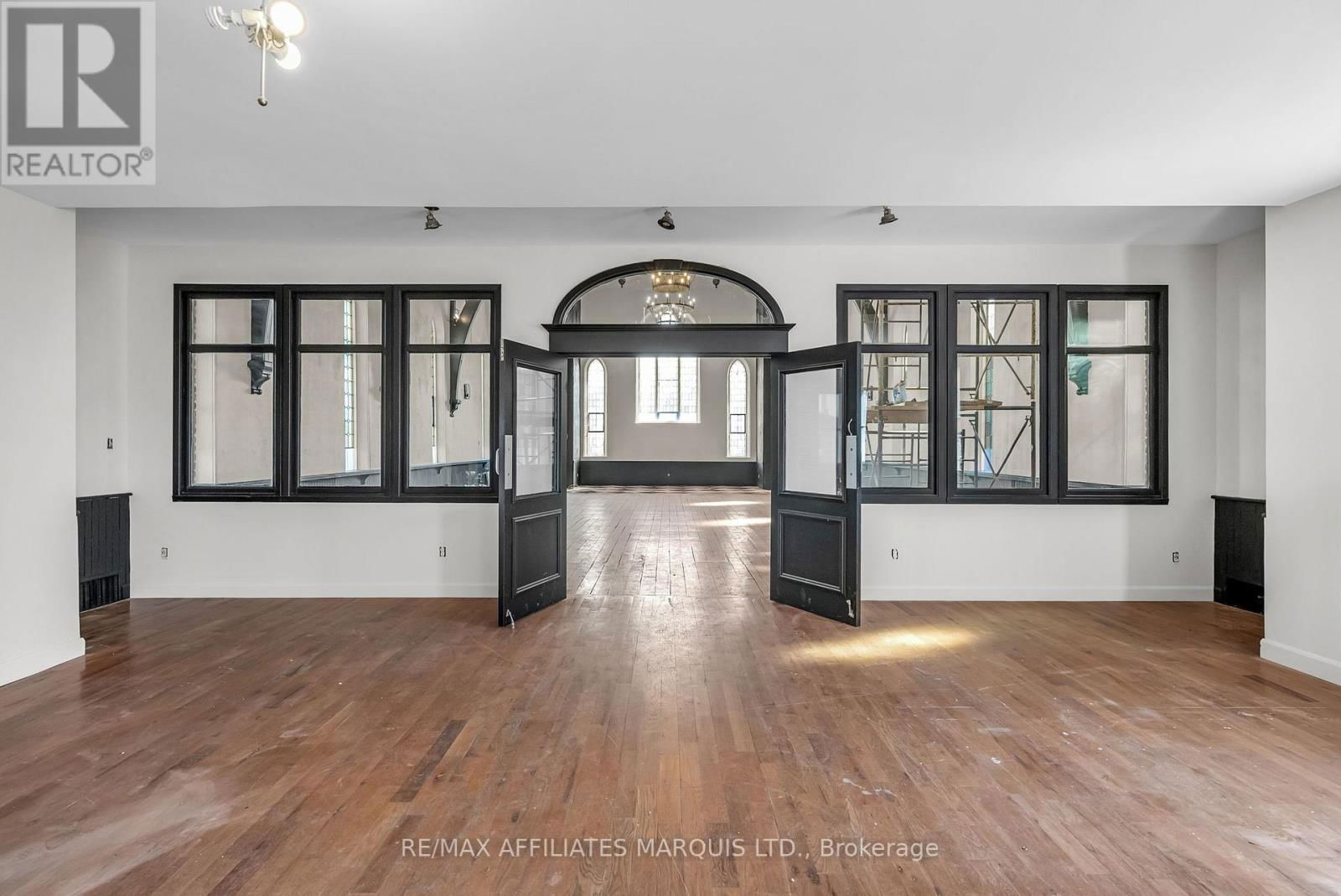 130 SYDNEY STREET Image 10