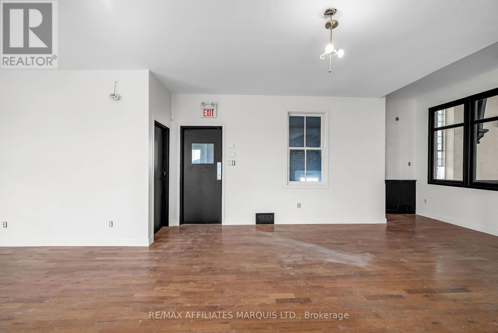 130 SYDNEY STREET Image 9