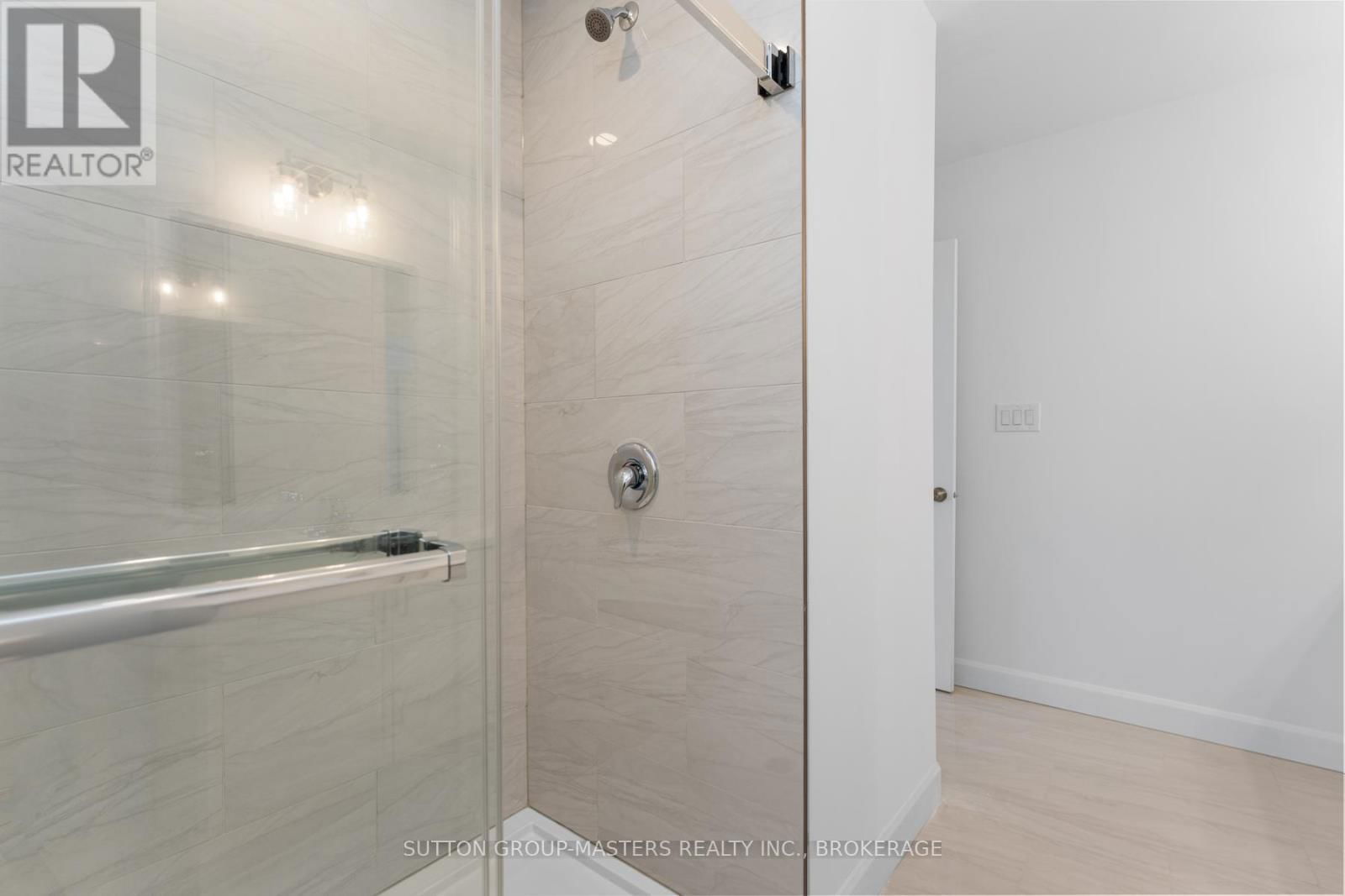 203 SUPERIOR DRIVE Image 20