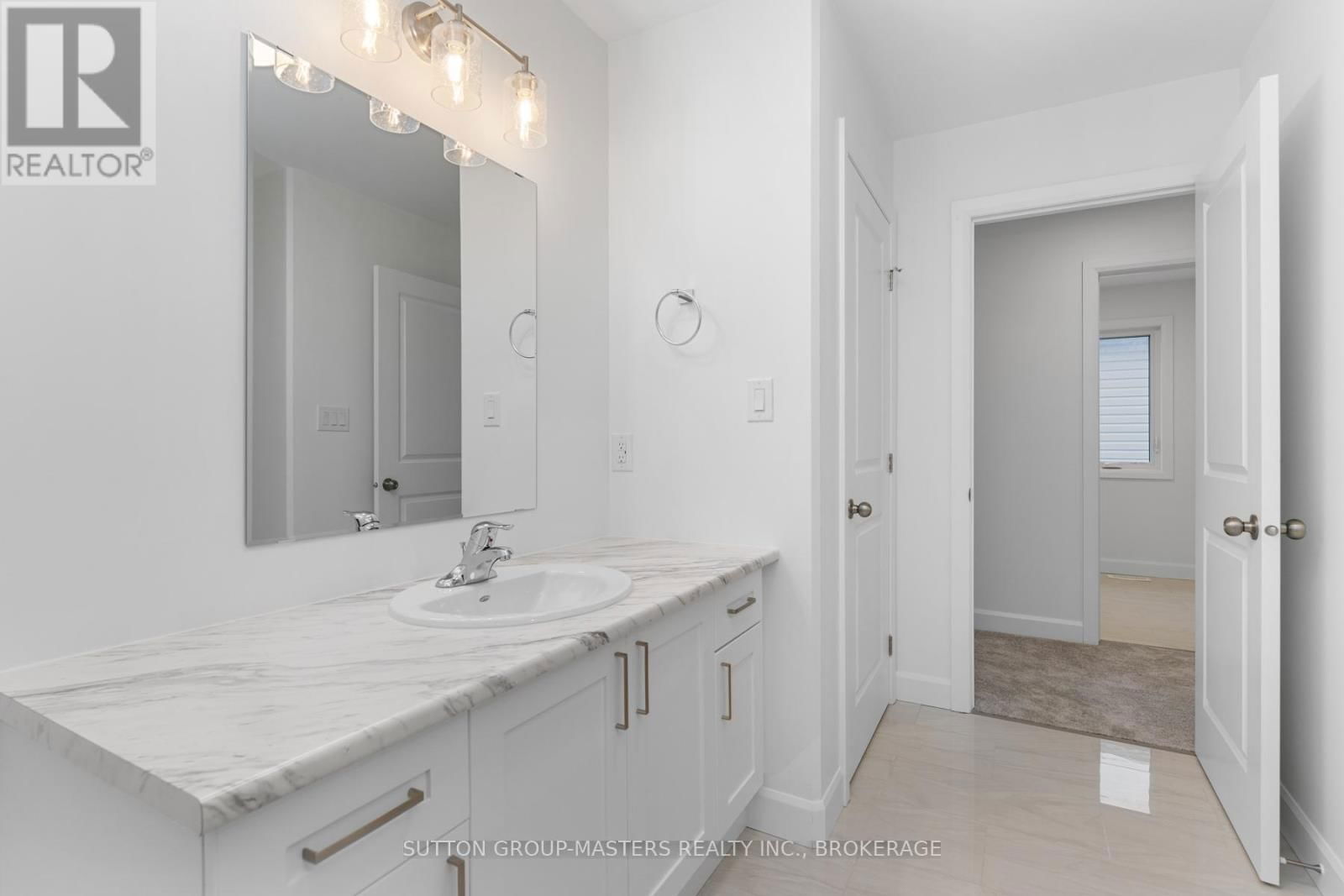 203 SUPERIOR DRIVE Image 34