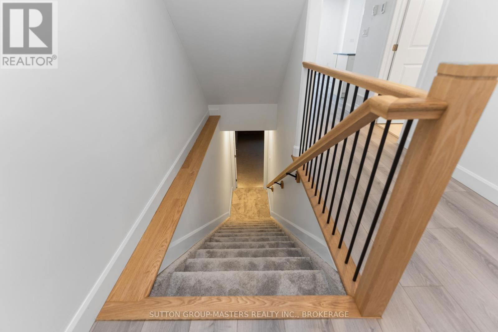 203 SUPERIOR DRIVE Image 37