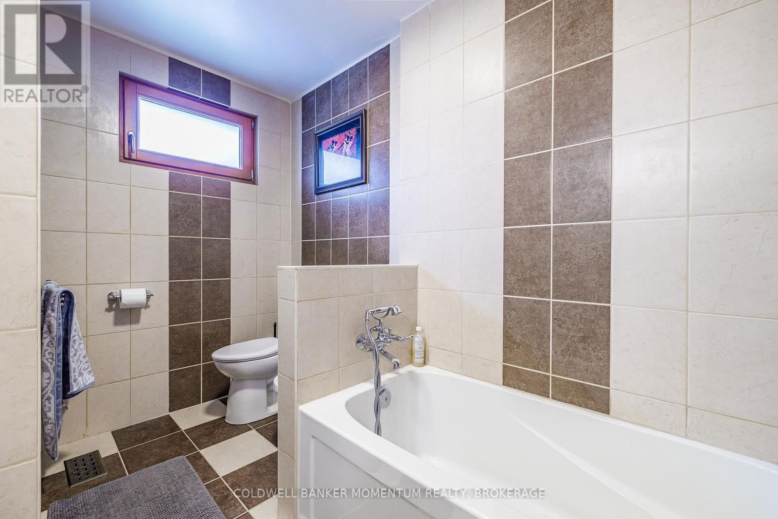 340 OXFORD AVENUE Image 31