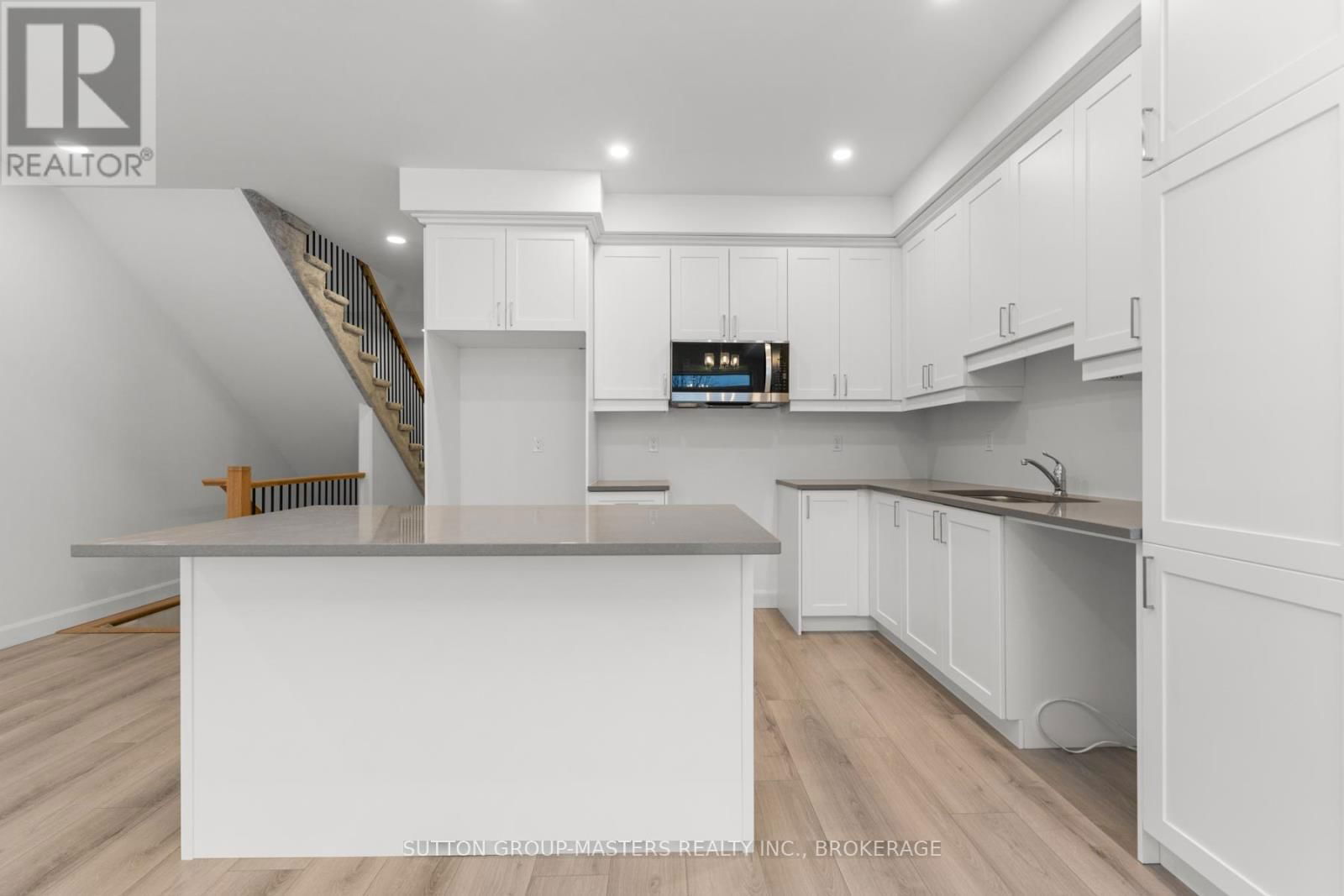 220 DR RICHARD JAMES CRESCENT Image 11