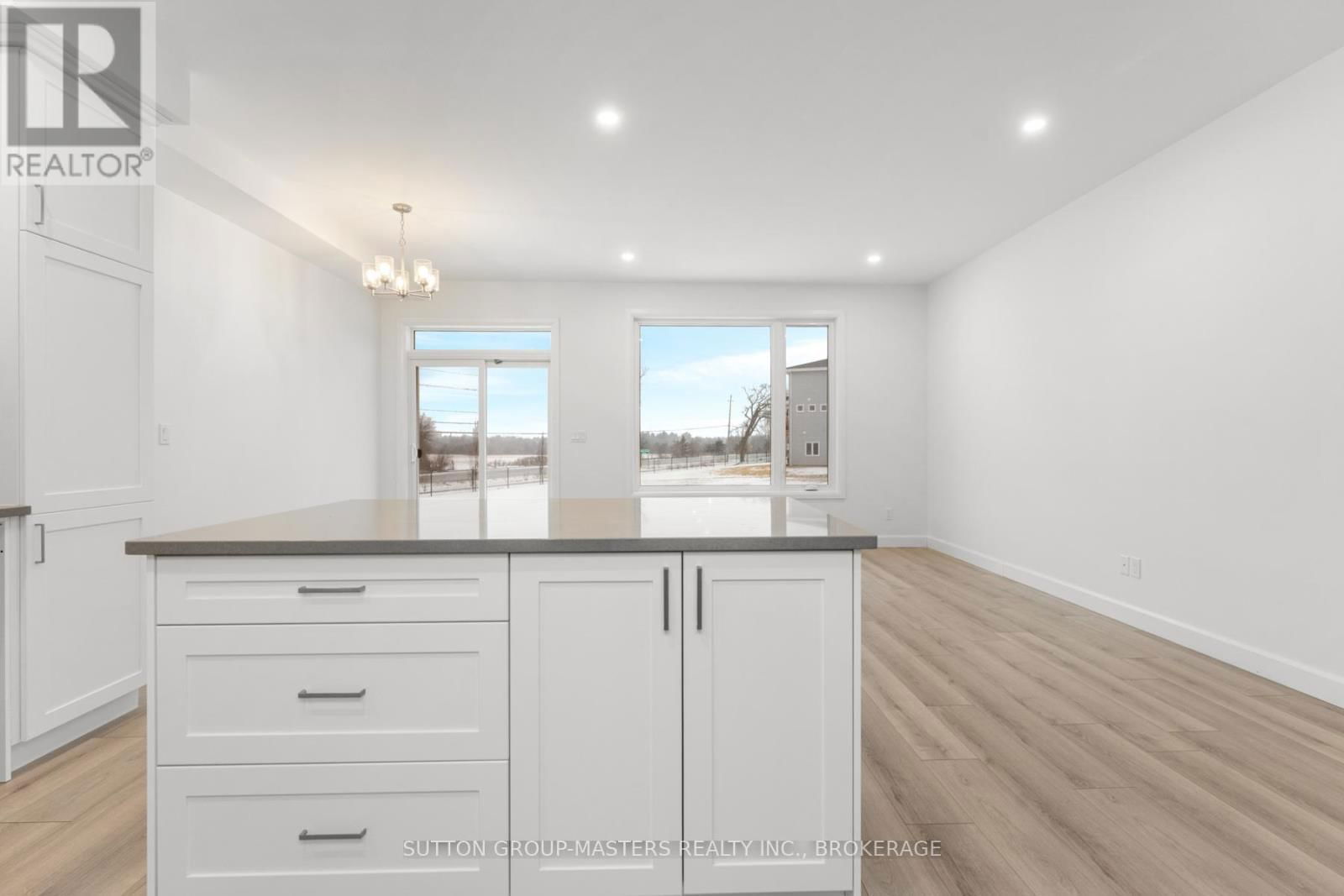 220 DR RICHARD JAMES CRESCENT Image 13