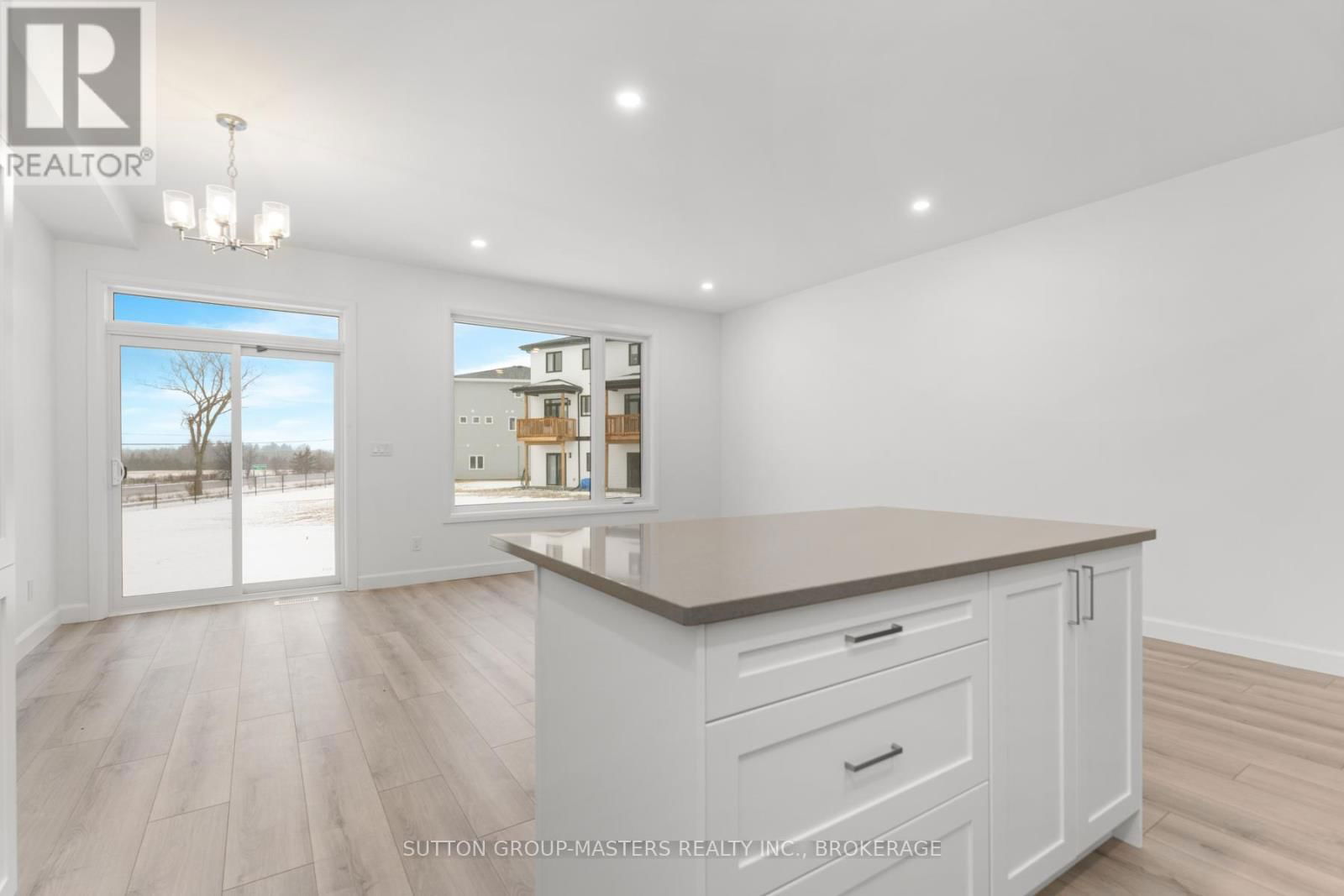 220 DR RICHARD JAMES CRESCENT Image 16