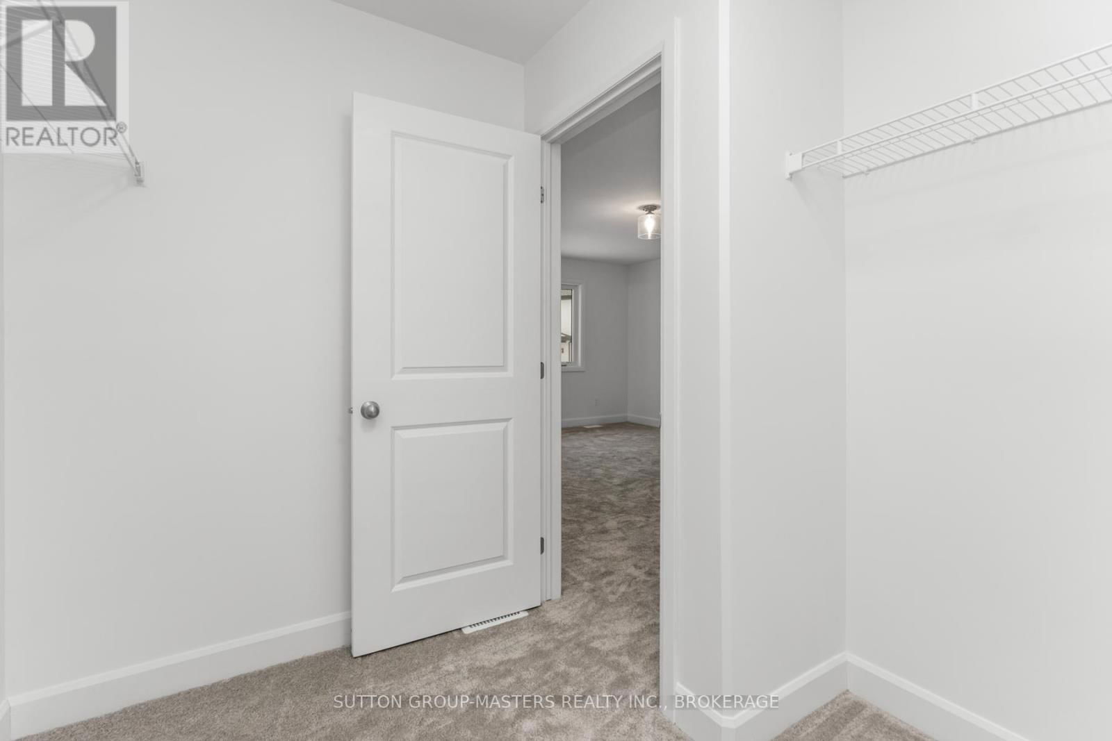 220 DR RICHARD JAMES CRESCENT Image 28
