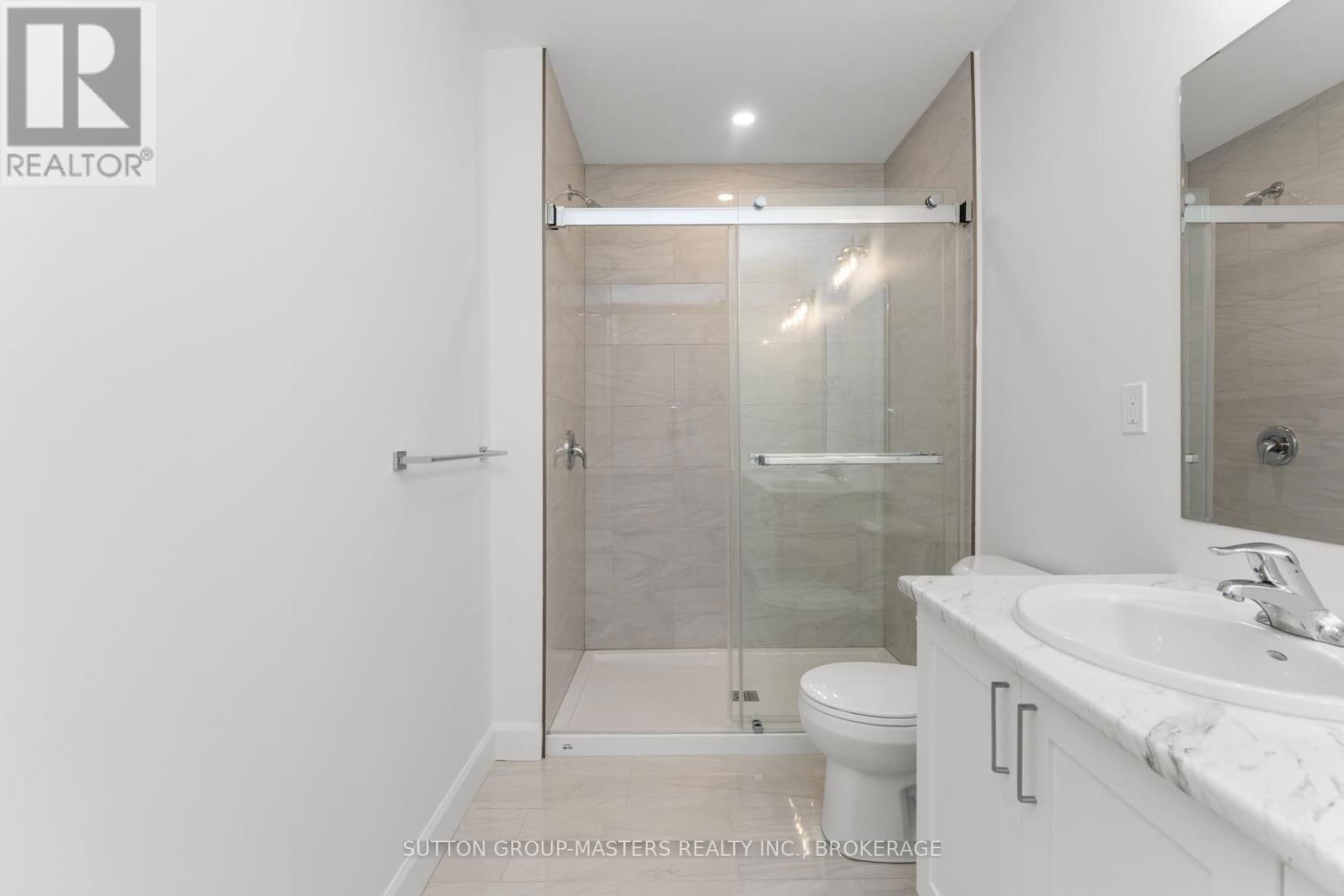 220 DR RICHARD JAMES CRESCENT Image 32