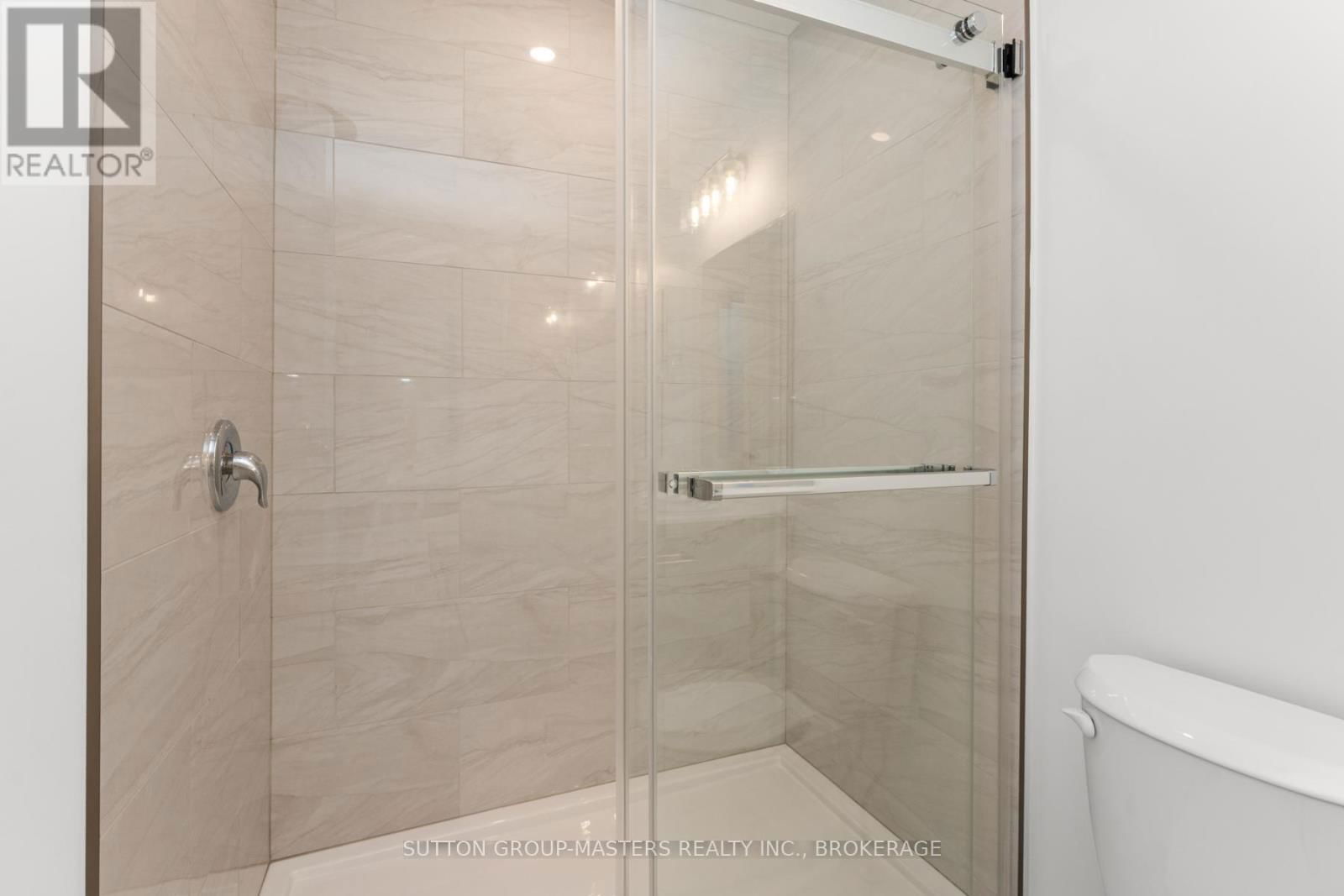 220 DR RICHARD JAMES CRESCENT Image 34