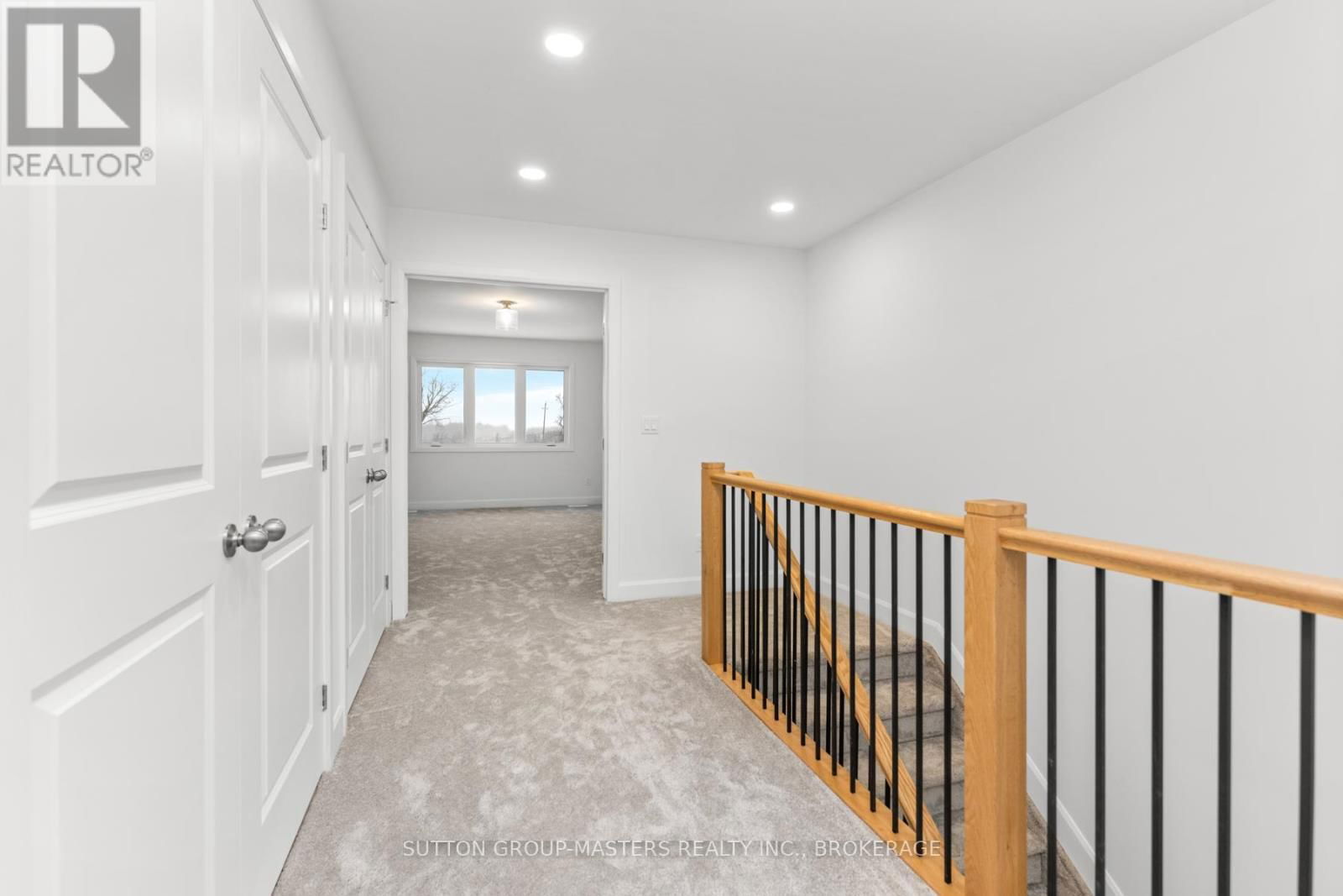 220 DR RICHARD JAMES CRESCENT Image 36
