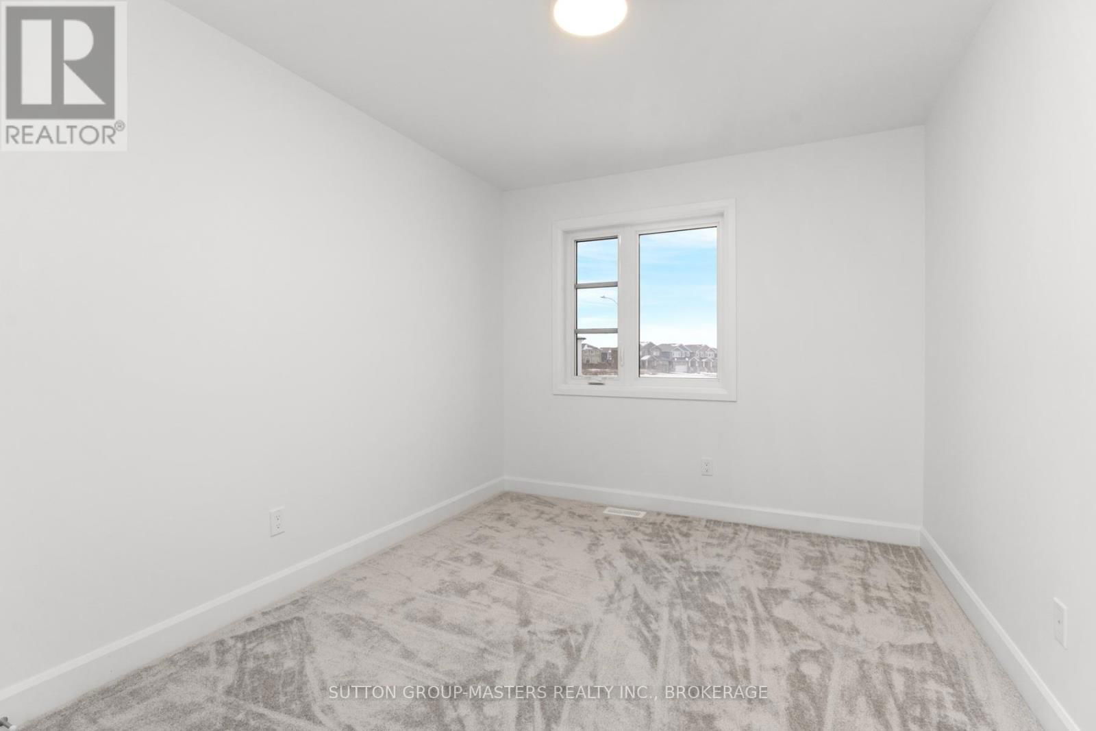 220 DR RICHARD JAMES CRESCENT Image 37