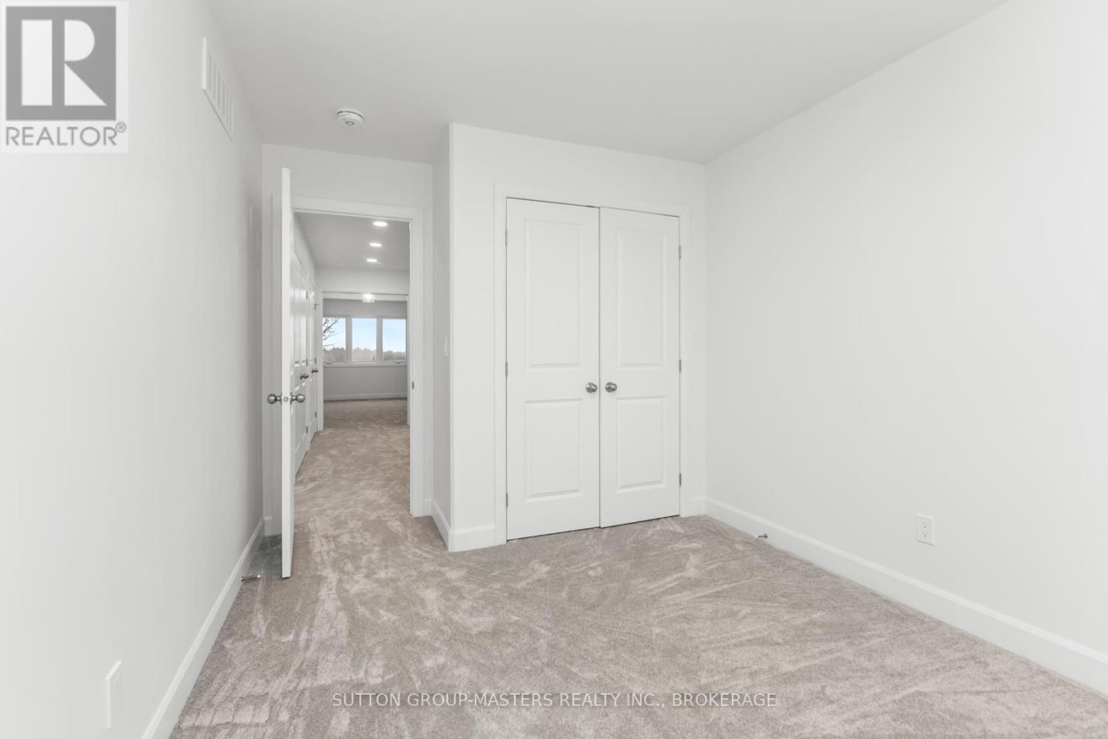 220 DR RICHARD JAMES CRESCENT Image 38