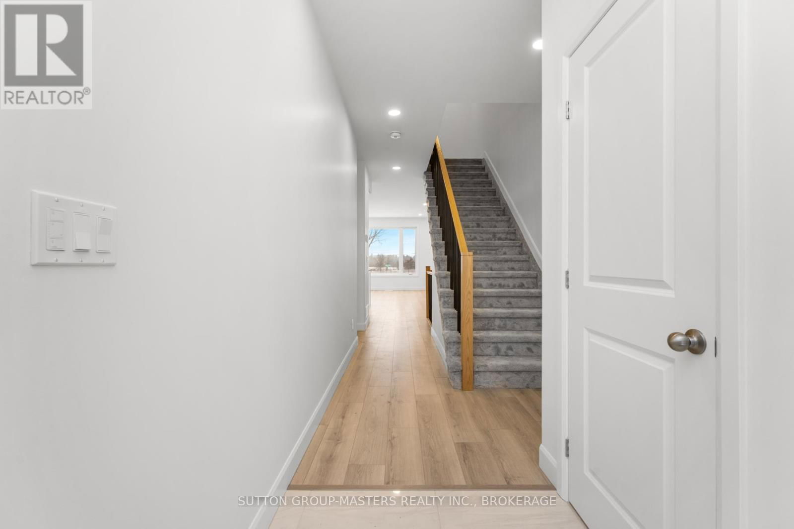 220 DR RICHARD JAMES CRESCENT Image 4