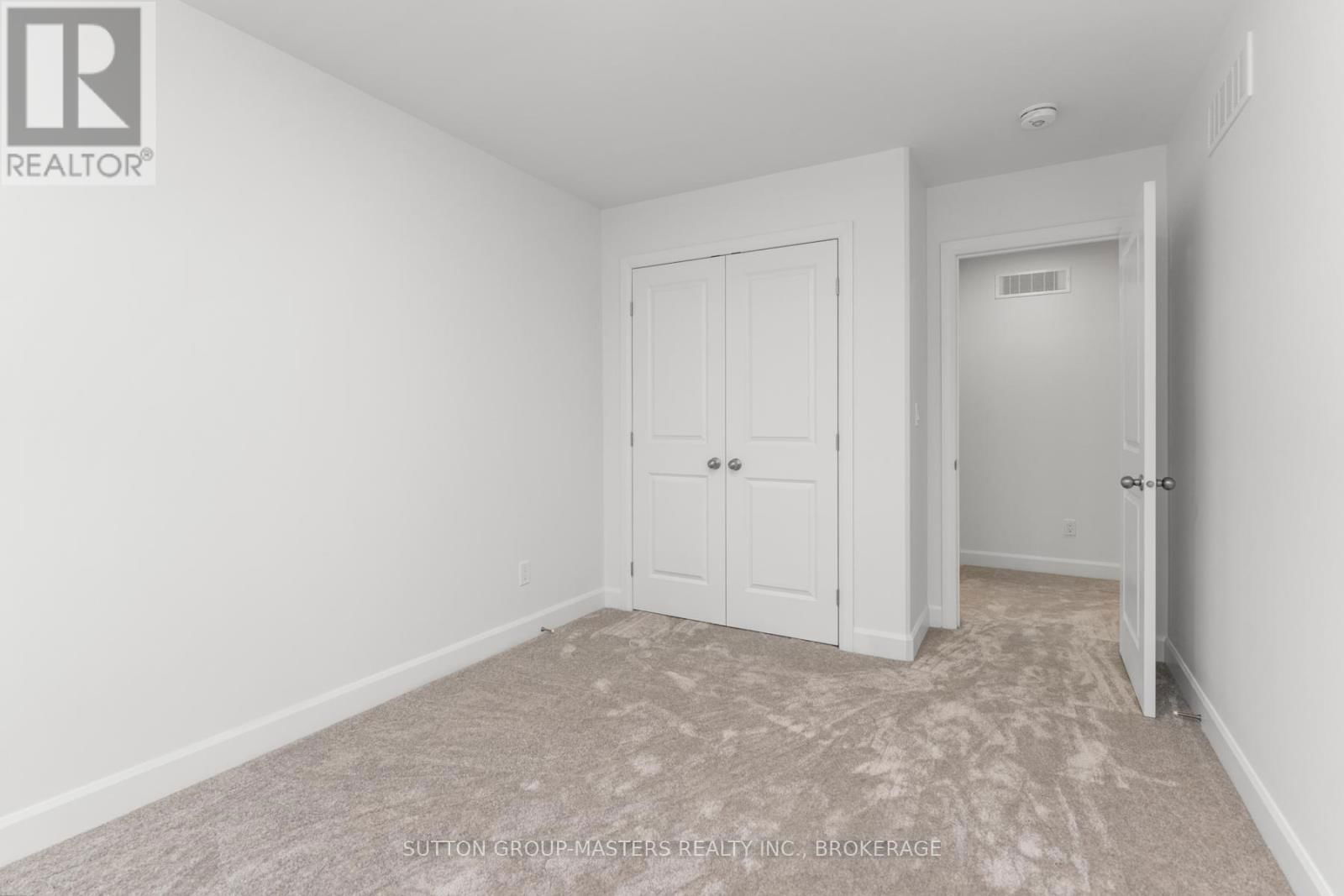 220 DR RICHARD JAMES CRESCENT Image 40