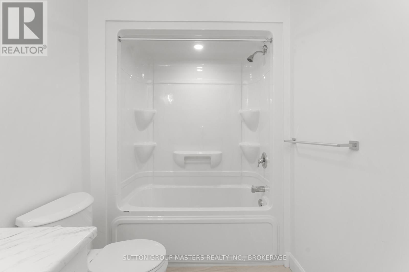 220 DR RICHARD JAMES CRESCENT Image 42