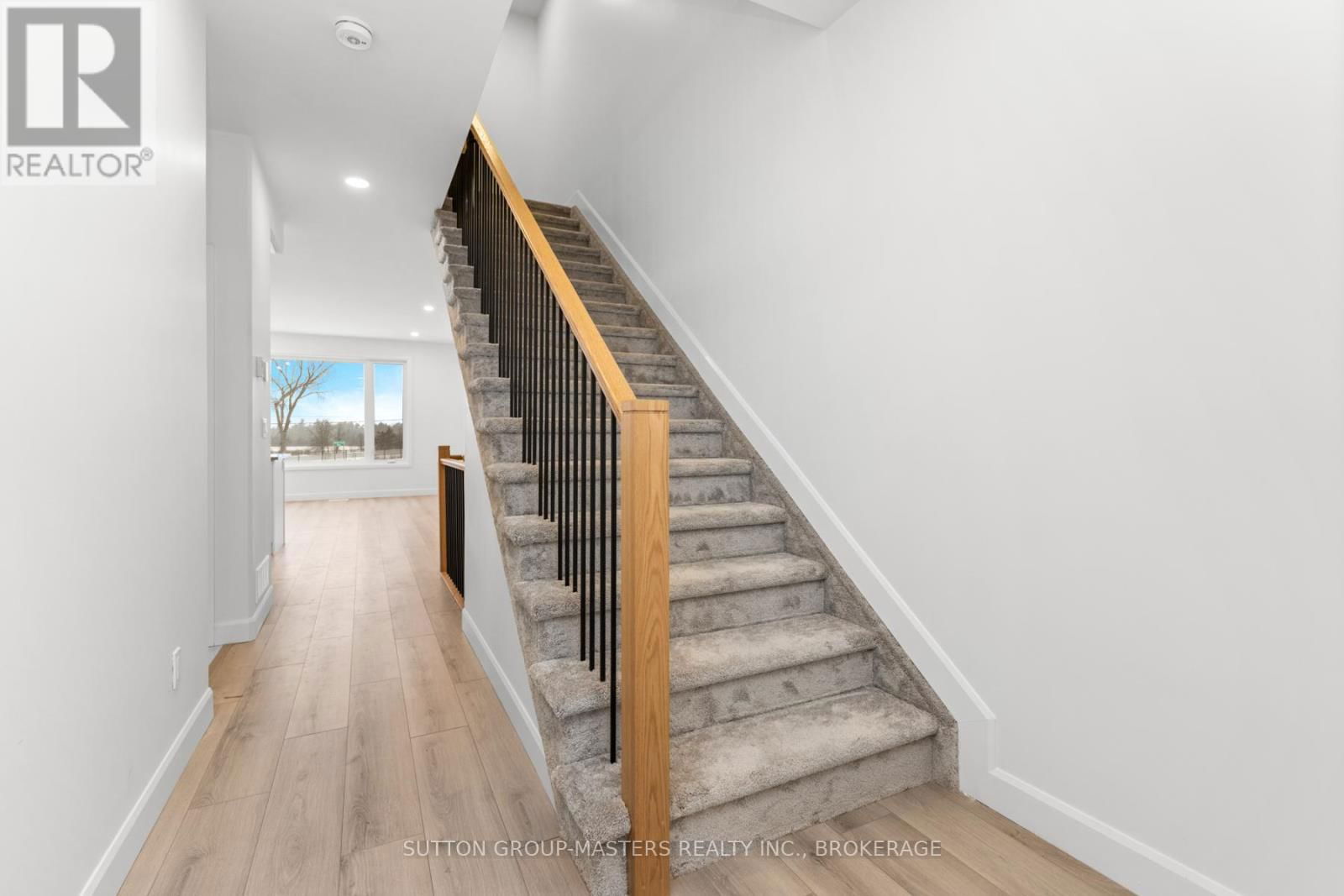 220 DR RICHARD JAMES CRESCENT Image 5