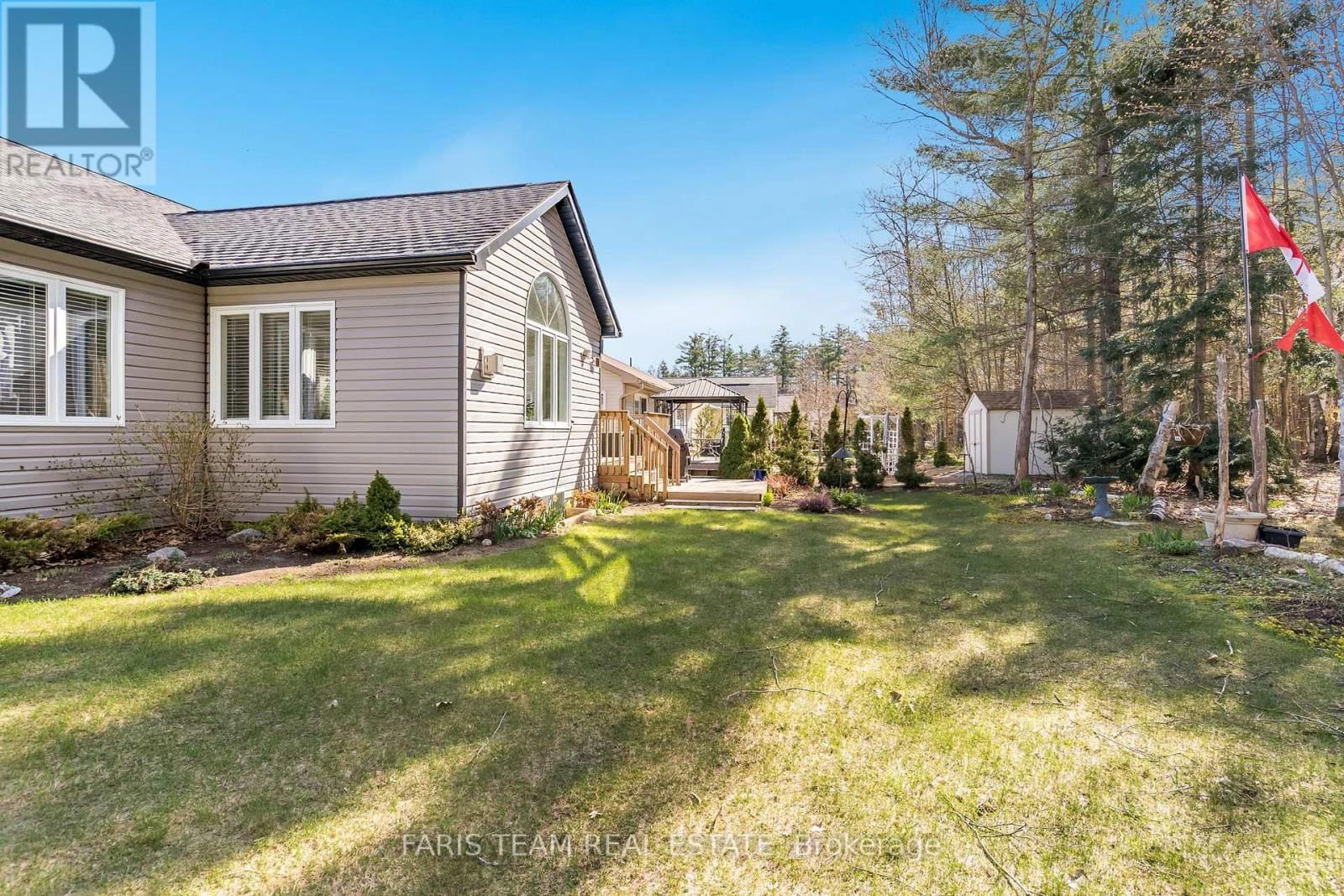145 PINERIDGE GATE Image 33