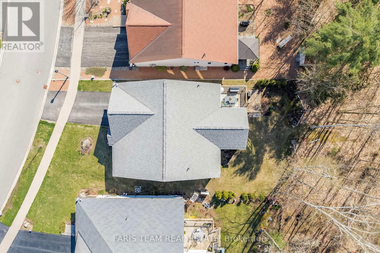 145 PINERIDGE GATE Image 35