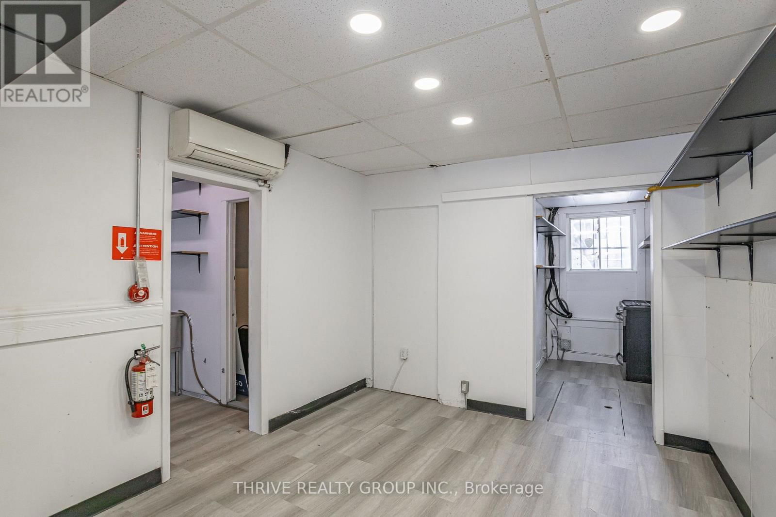 137 WELLINGTON STREET Image 14