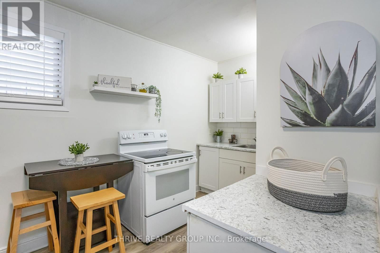 137 WELLINGTON STREET Image 27