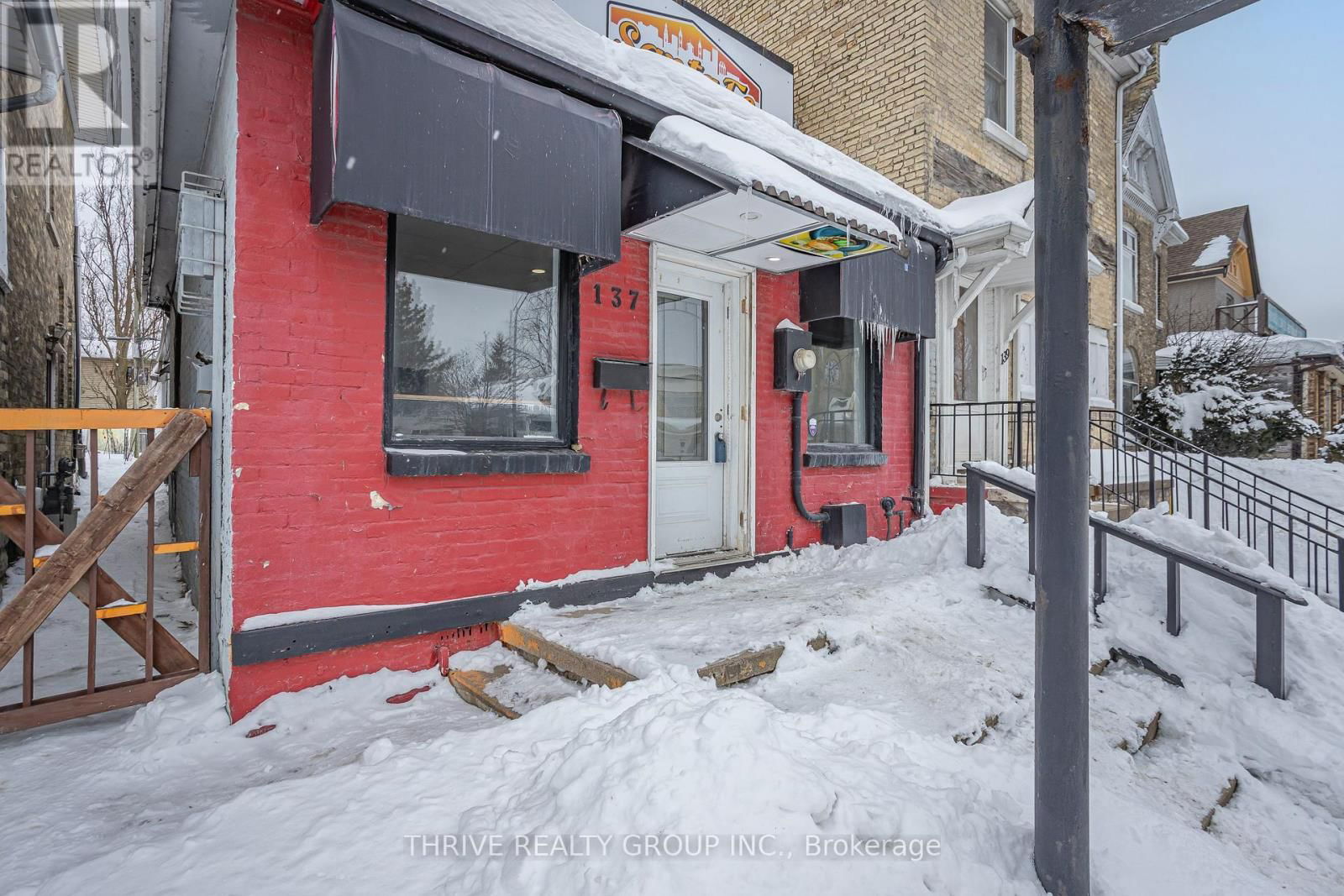 137 WELLINGTON STREET Image 3