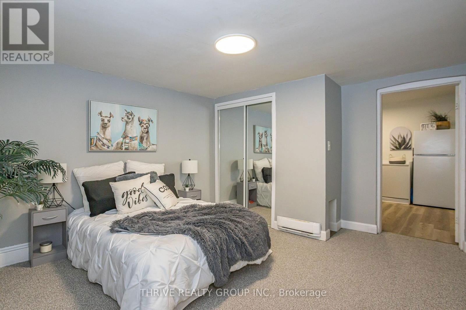137 WELLINGTON STREET Image 36