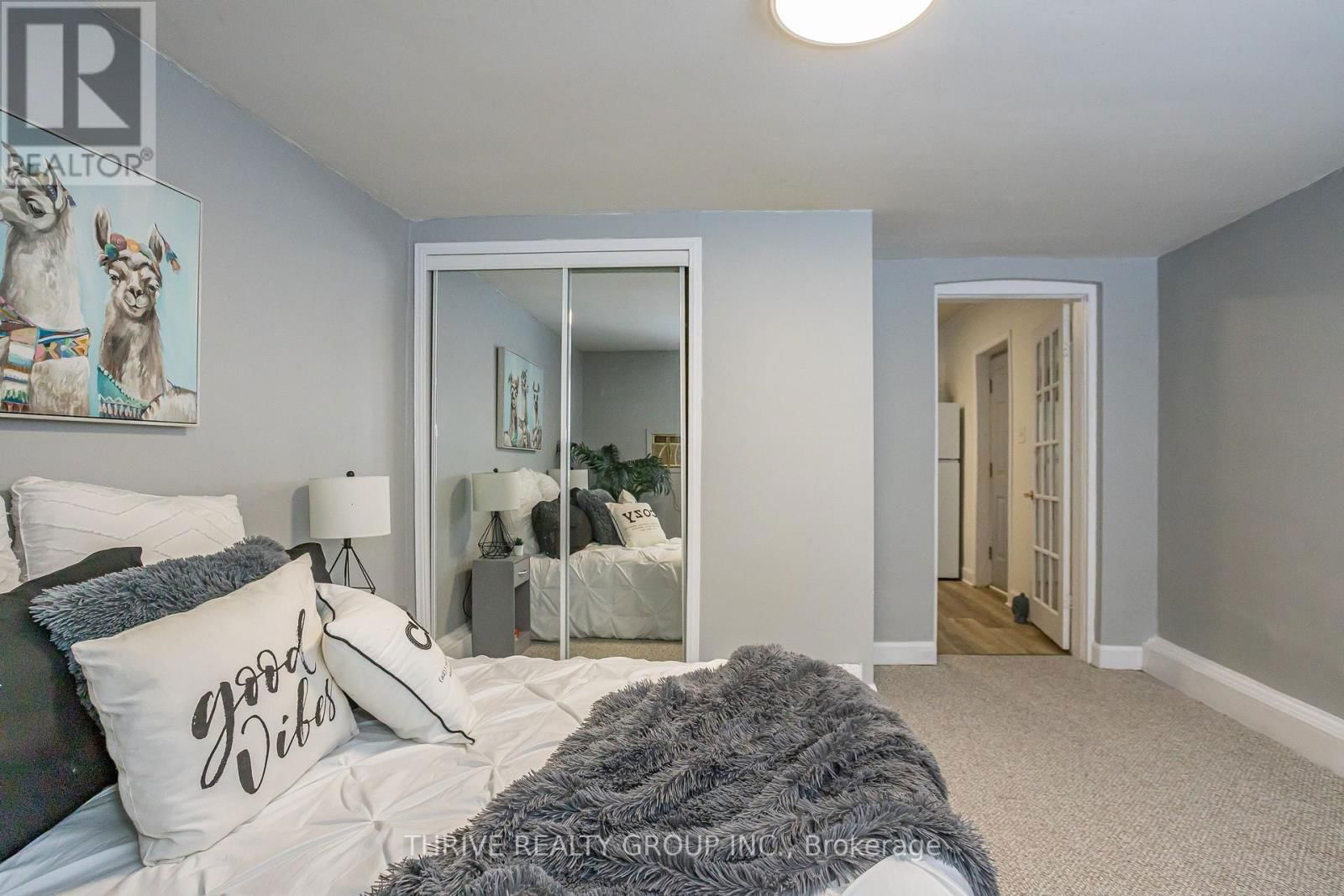 137 WELLINGTON STREET Image 37