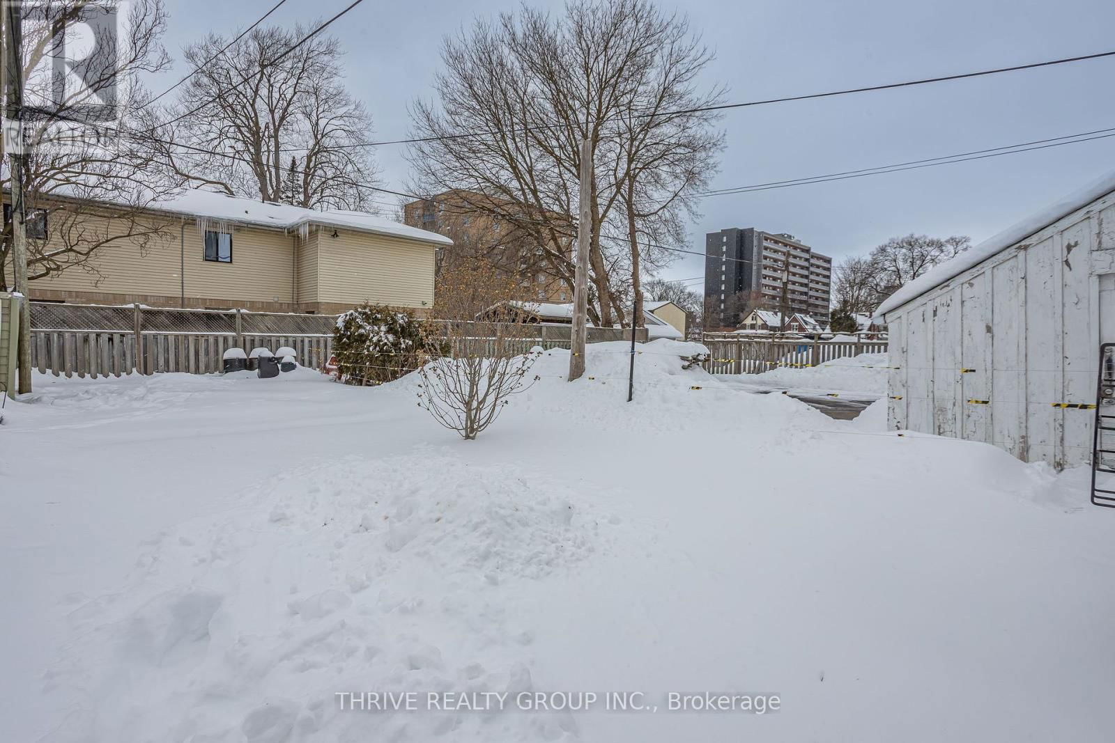 137 WELLINGTON STREET Image 38