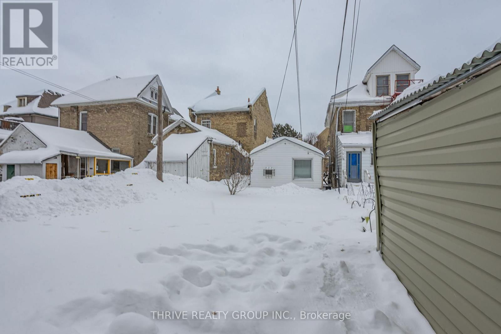 137 WELLINGTON STREET Image 39