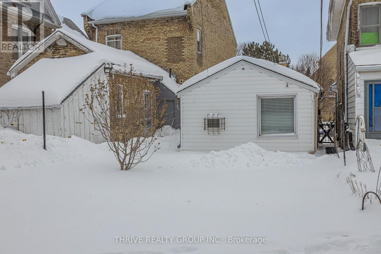 137 WELLINGTON STREET Image 40