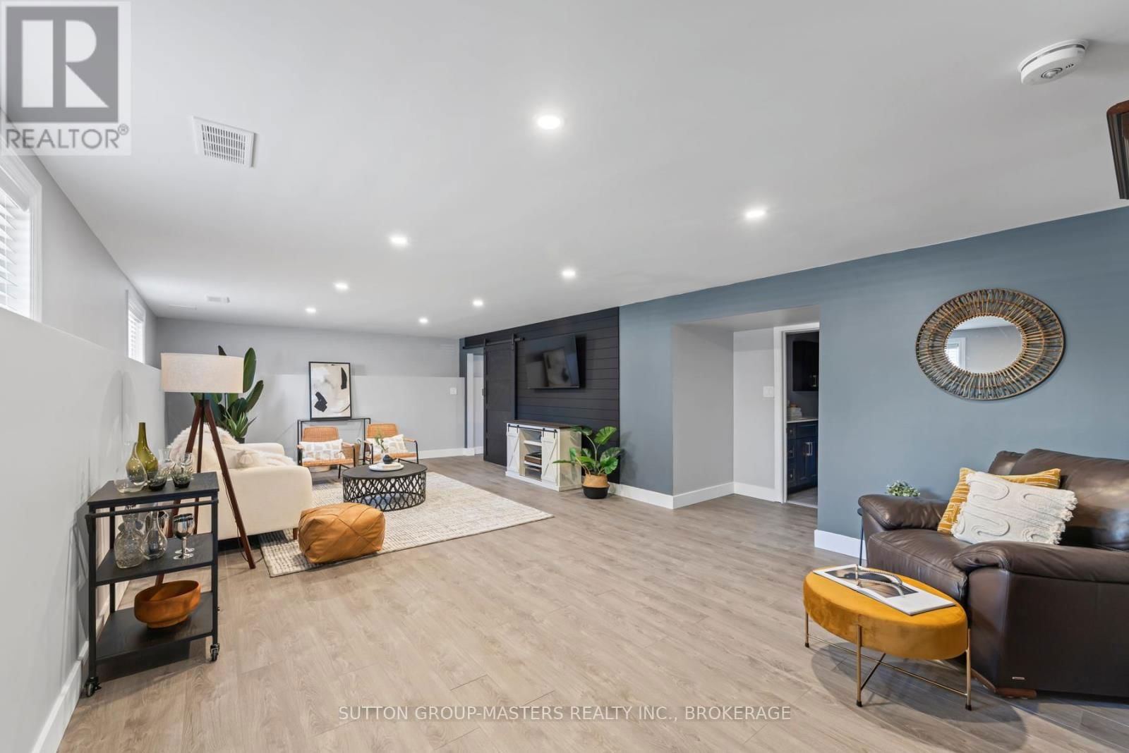 200 MILL POND PLACE Image 34