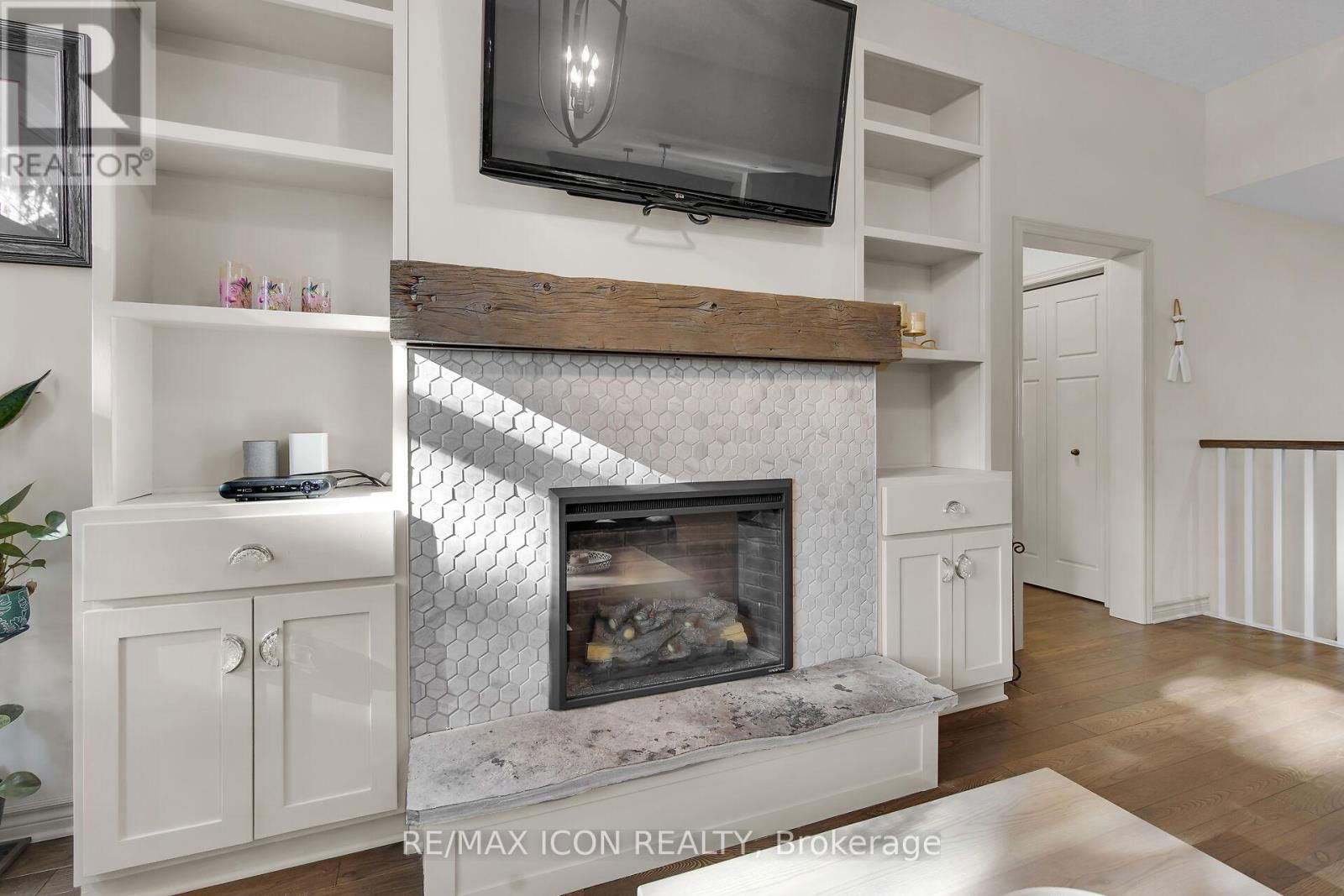 17 TANAGER PLACE Image 10