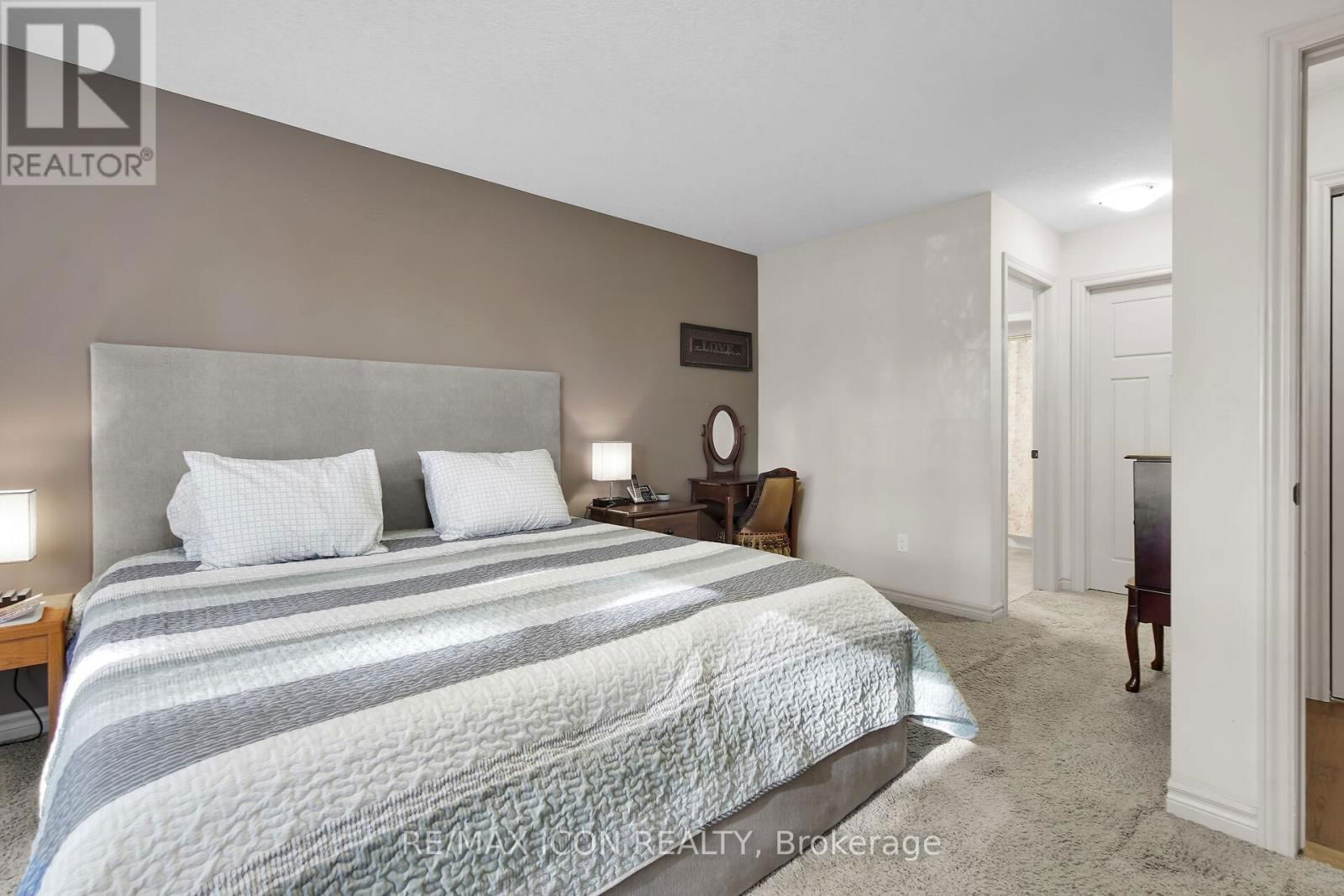 17 TANAGER PLACE Image 24