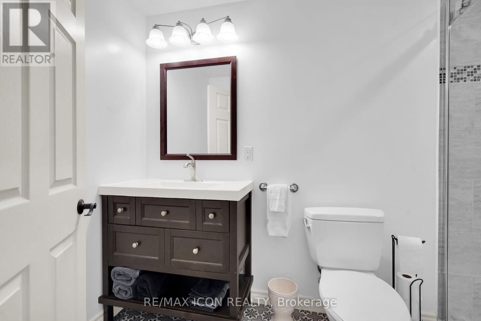 17 TANAGER PLACE Image 32