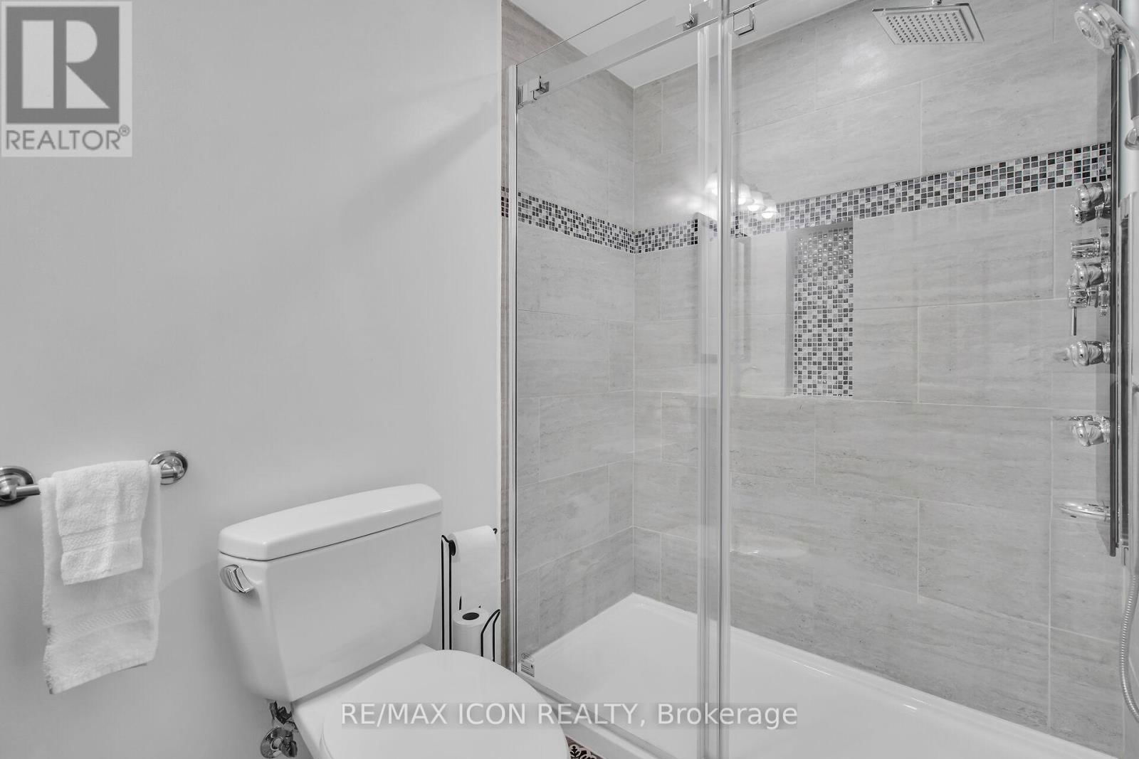 17 TANAGER PLACE Image 33