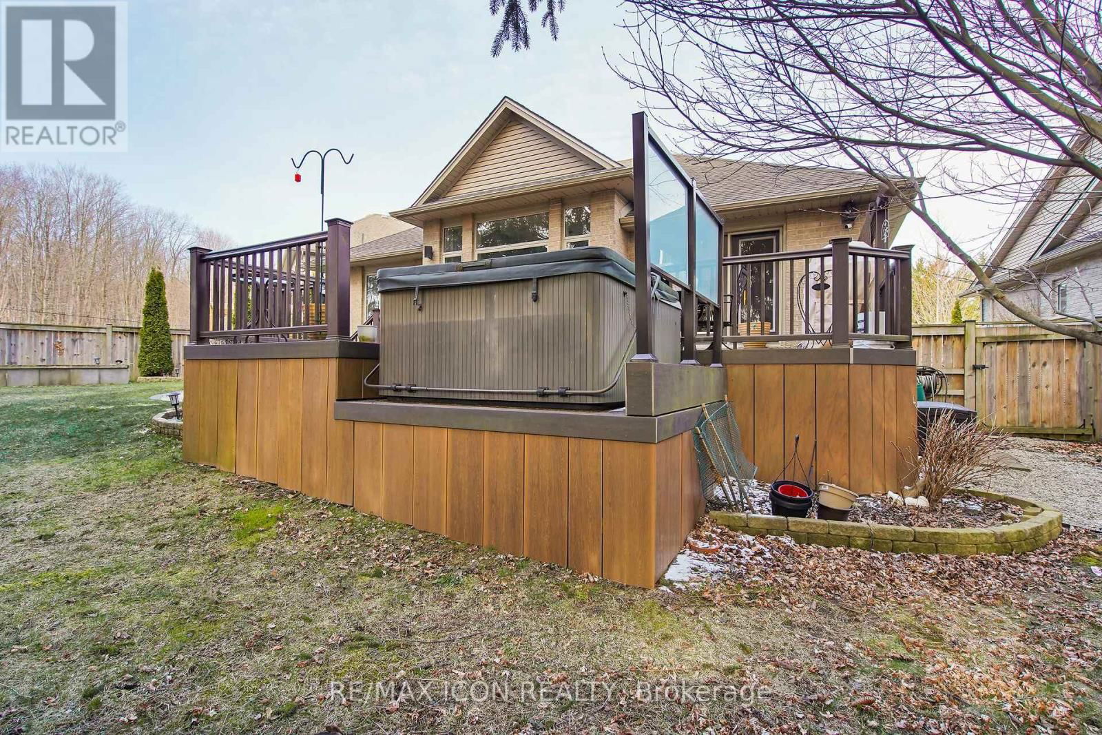 17 TANAGER PLACE Image 43