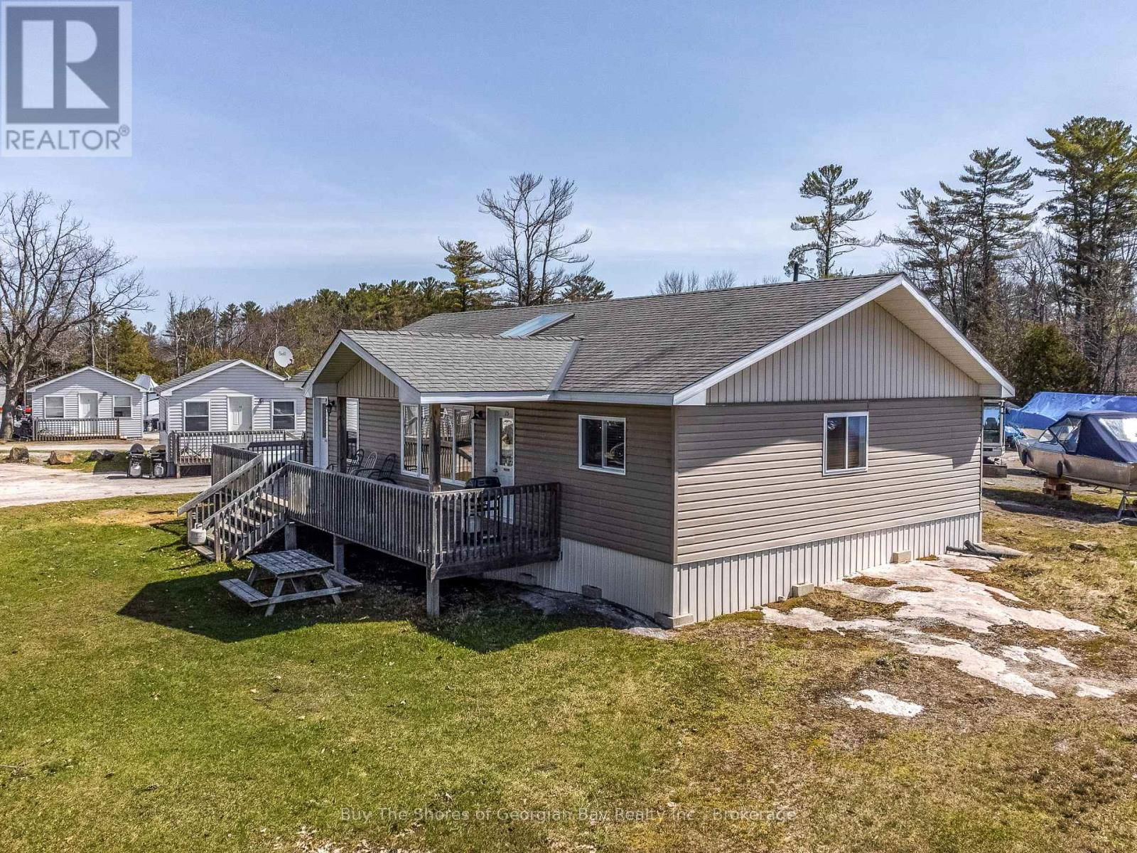 20-42 BLUEWATER ROAD Image 33